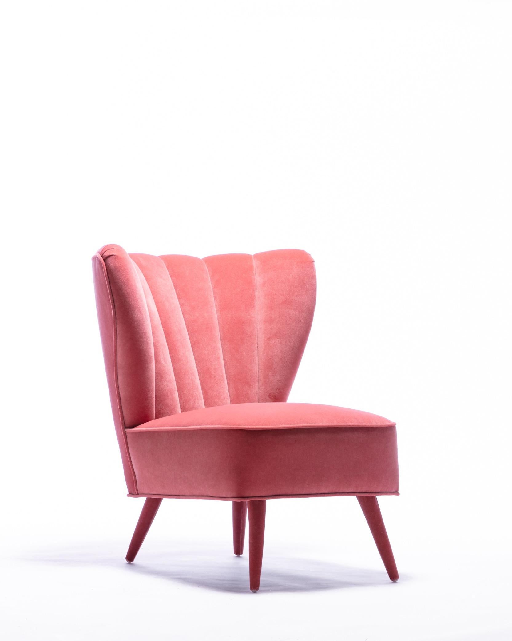20th Century Chic Vintage Rose Pink Velvet Italian Slipper Chair, circa 1950