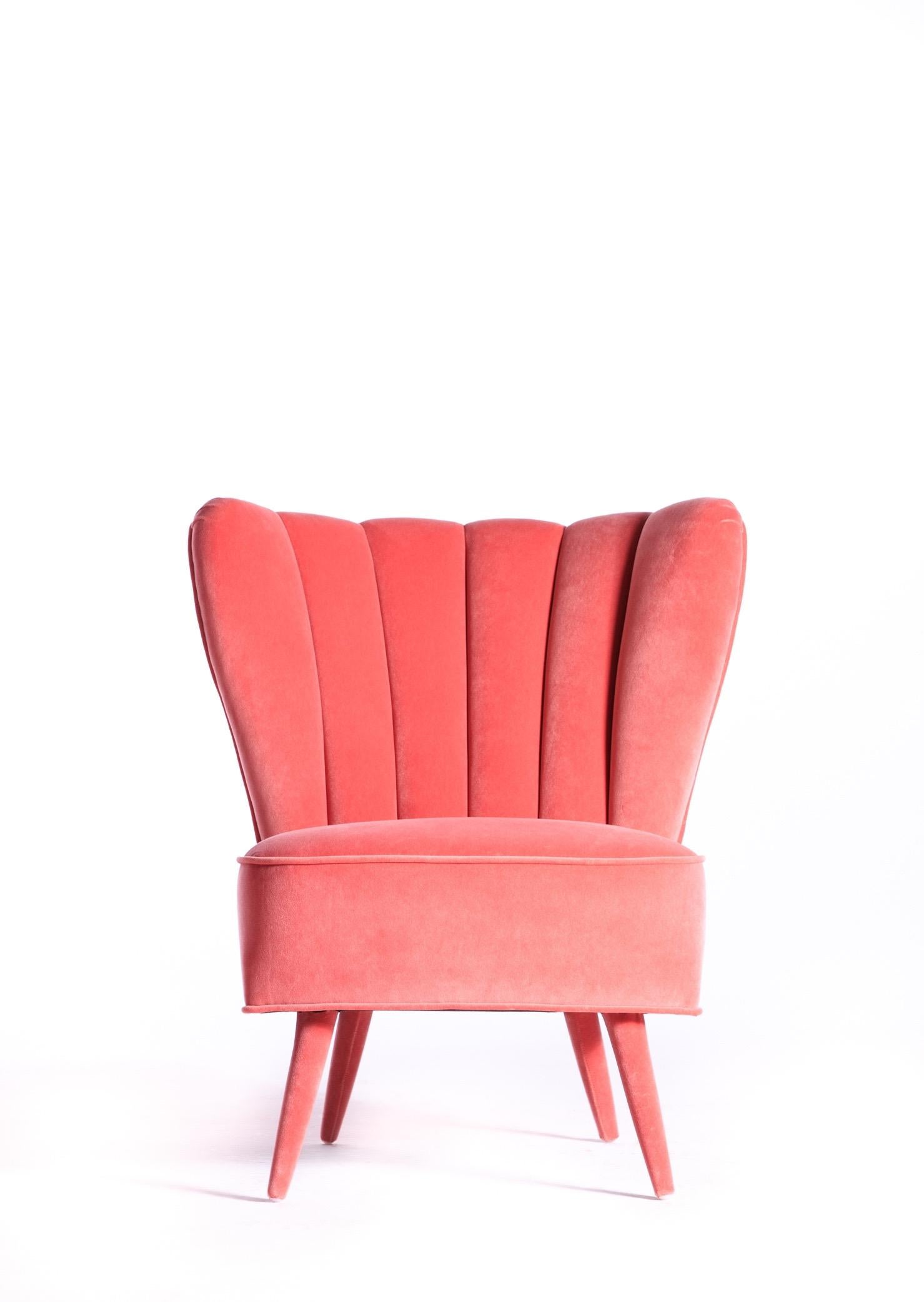 Chic Vintage Rose Pink Velvet Italian Slipper Chair, circa 1950 6