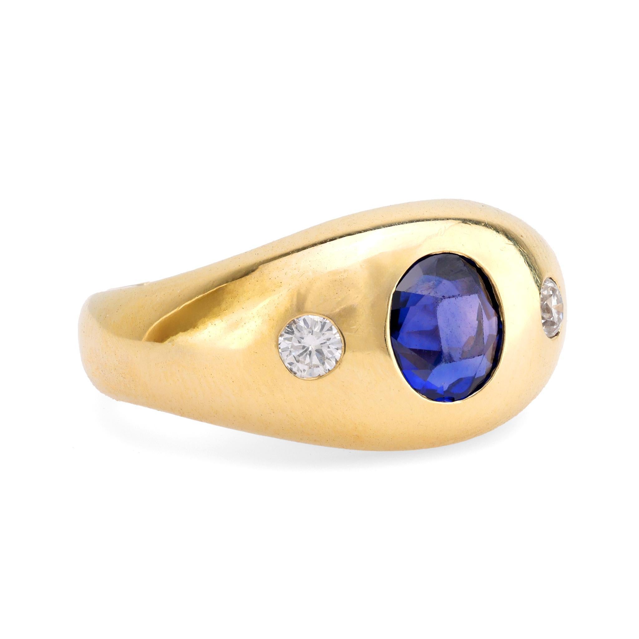 Modern Chic vintage sapphire diamond 14k yellow gold bezel ring For Sale