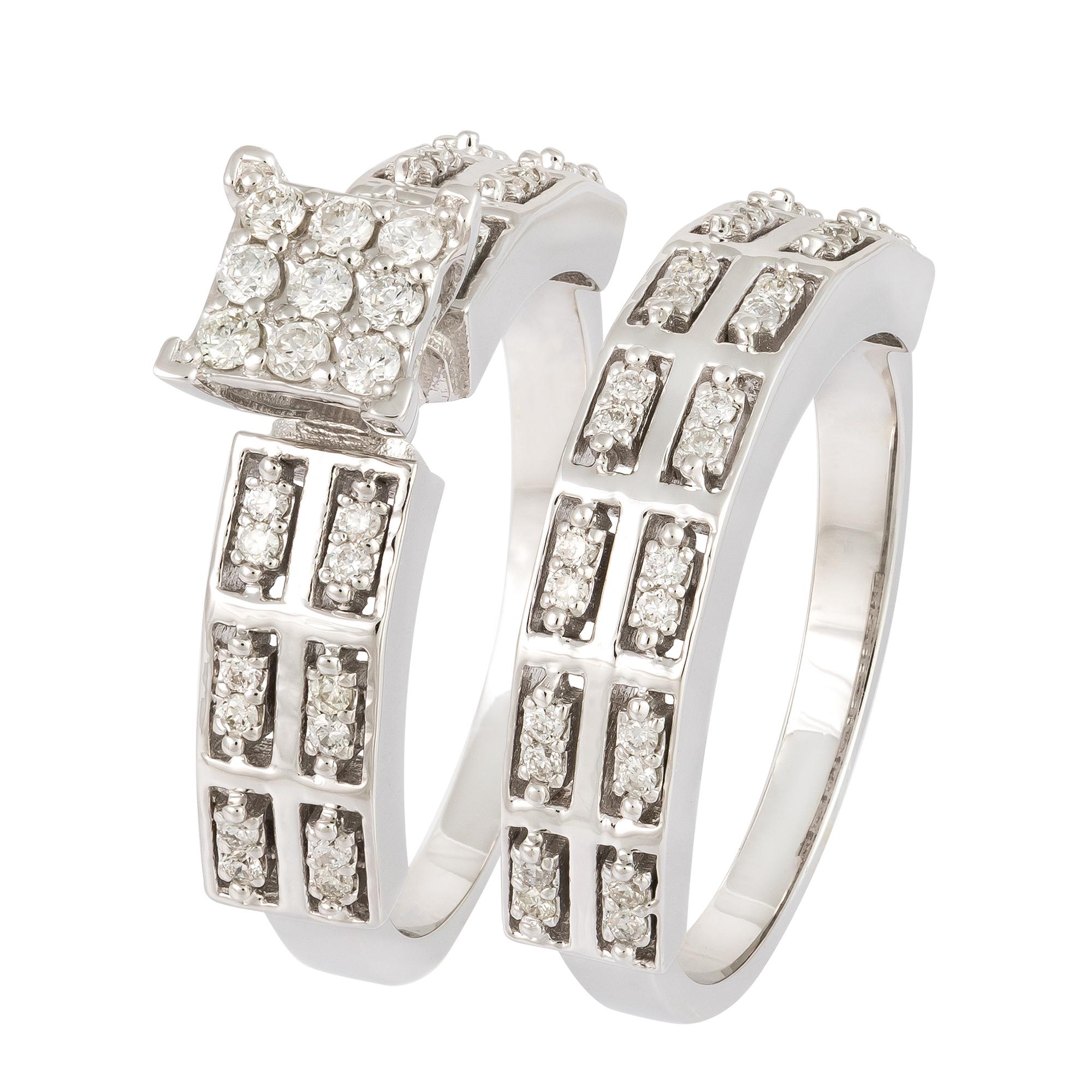 For Sale:  Chic White 18K Gold White Diamond Ring for Her 3