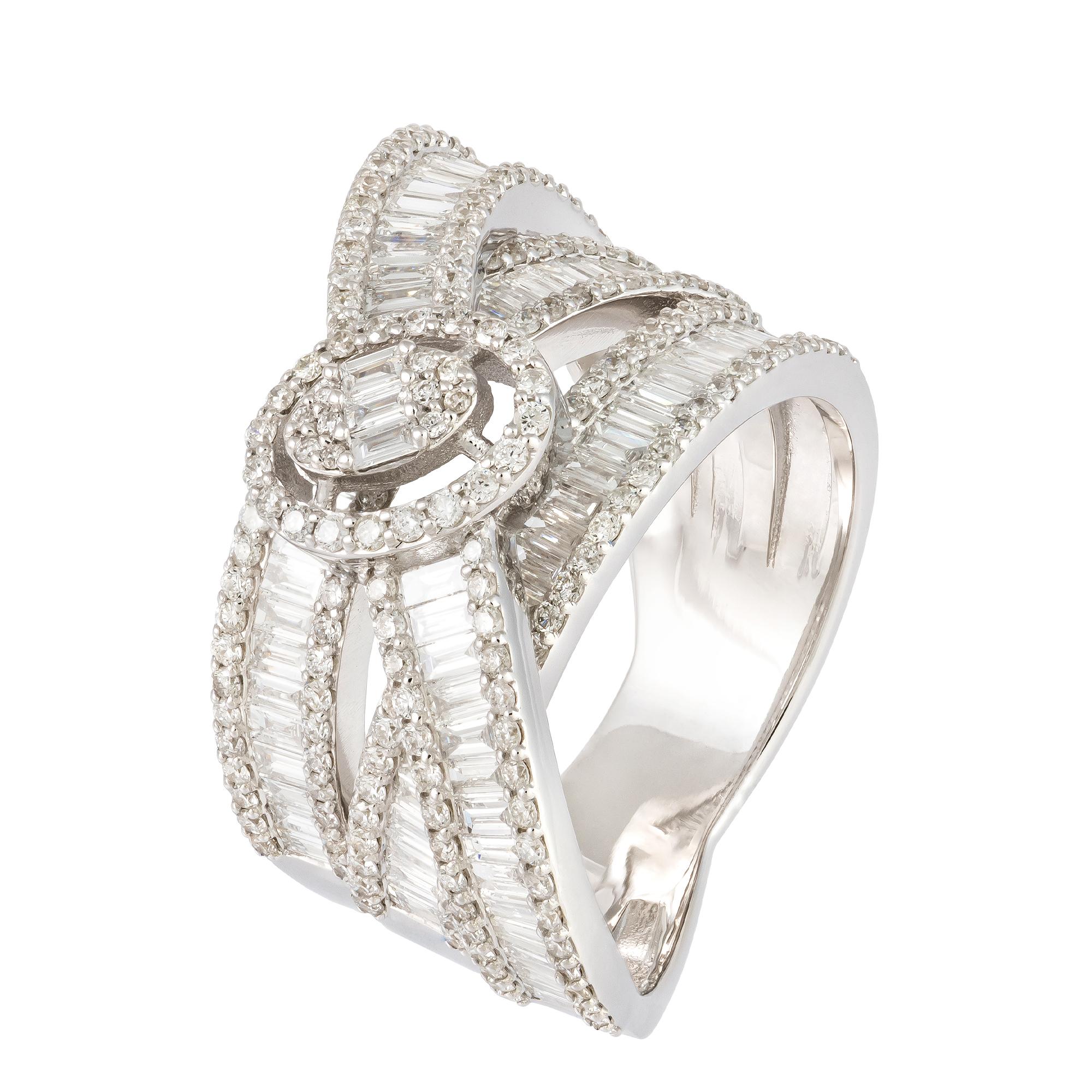 En venta: Impresionante Anillo de Diamantes Blancos de Oro de 18 K para Ella  3