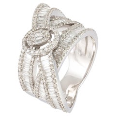 Beeindruckender Ring aus weißem 18 Karat Gold mit weißen Diamanten für ihr