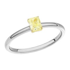 Bague chic en or blanc 14 carats avec diamant jaune