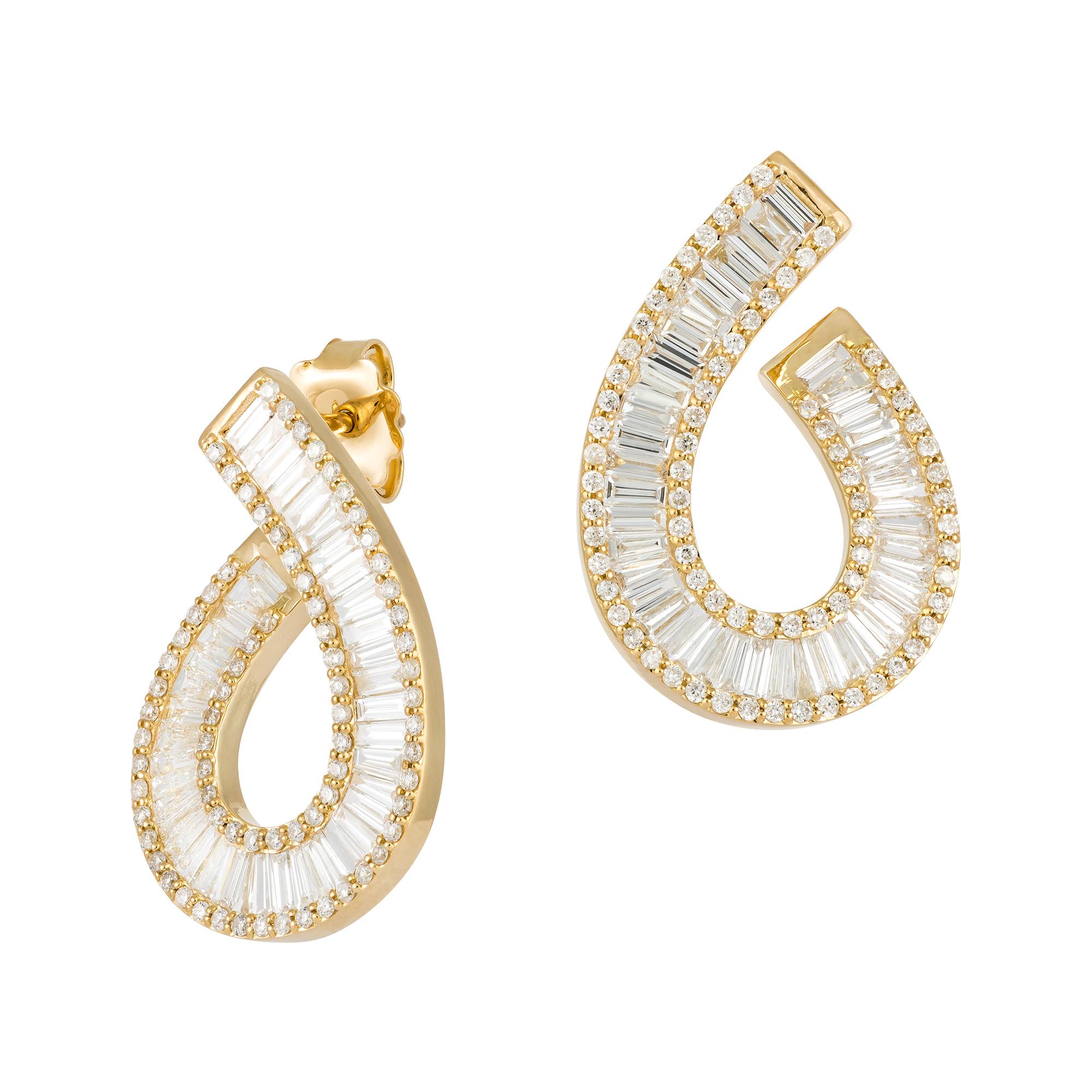 EARRING 18K Yellow Gold Diamond 0.55 Cts/146 Pcs Tapered Baguette 1.75 Cts/81 Pcs