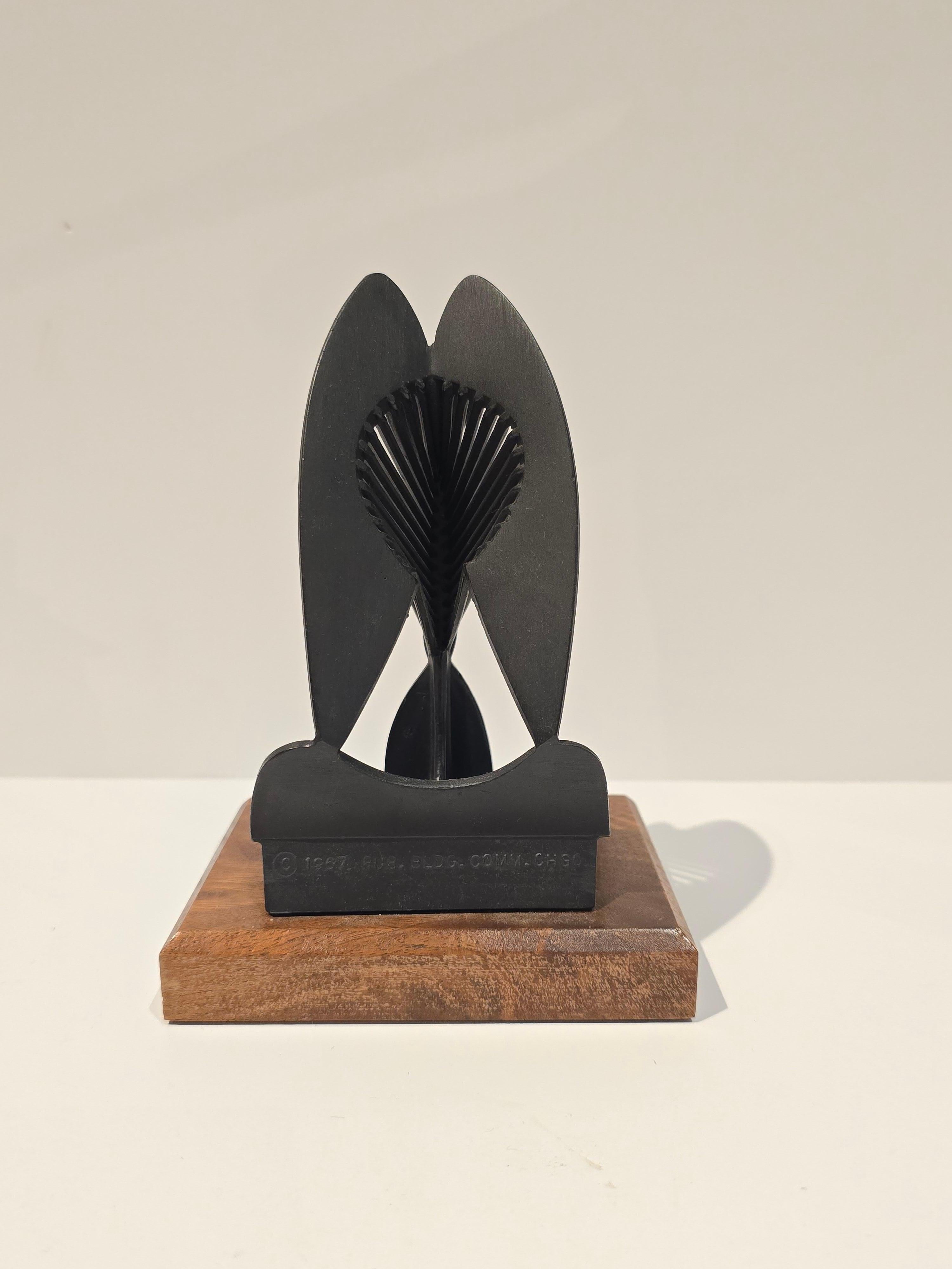 Chicago Picasso cubist sculpture 1967 commemorative Chicago Public Bldg. Comm. (Daley Plaza)

This sculpture was made as a commemorative piece for the unveiling of the massive steel sculpture designed by Pablo Picasso in Chicago's Daley Plaza. The