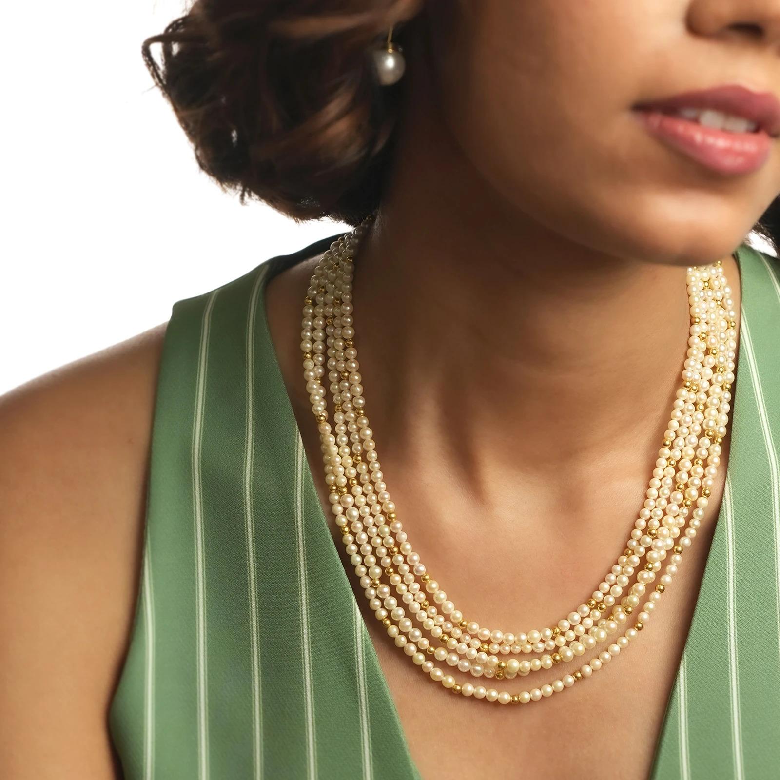 Taille brillant Collier en or Chicago Diamond Ruby and Pearl Multilayered (diamants, rubis et perles) en vente