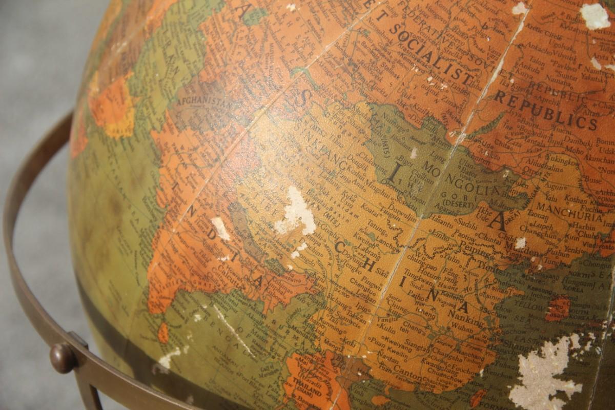 Îles Vierges Globe en laiton et métal noir en papier mâché du milieu du siècle dernier de Chicago, fabriqué aux États-Unis, années 1950 en vente