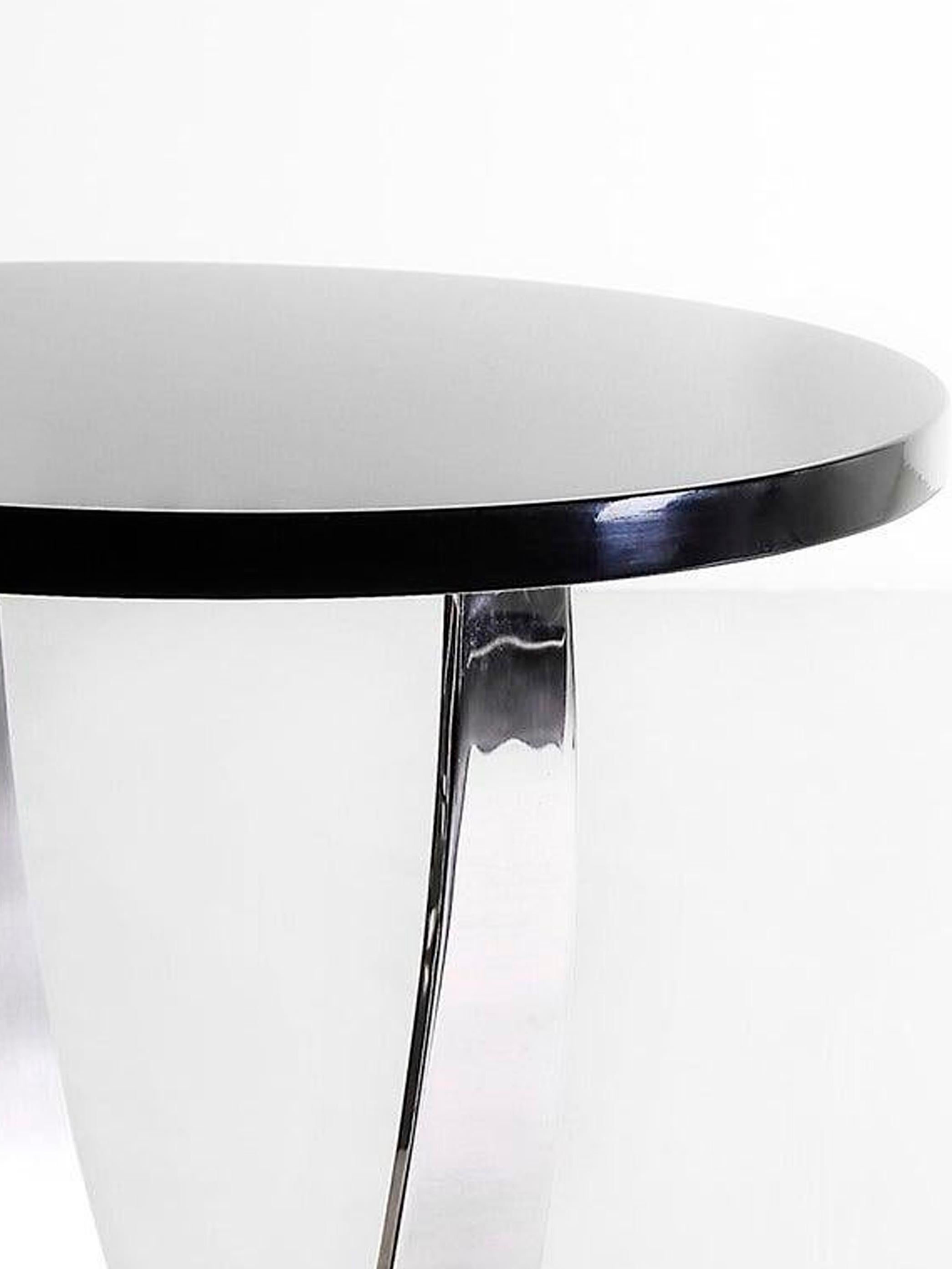 Chicago, Side Table in Polished and Brushed Stainless Steel and Black Lacquer For Sale 1