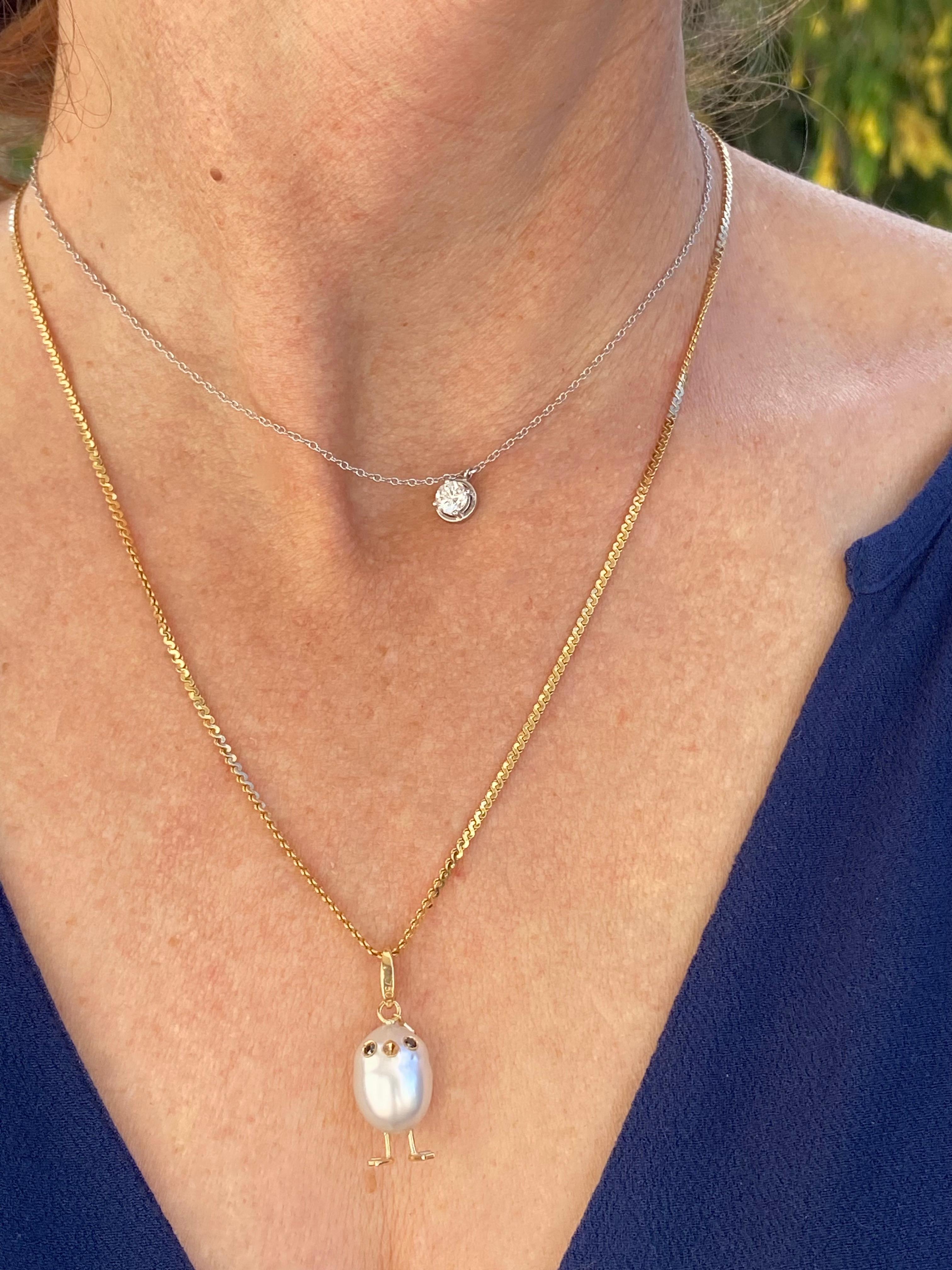 Artisan Ciondolo e/o Charm Pulcino 18Kt  perla Australiana a diamanti neri Made in Italy For Sale