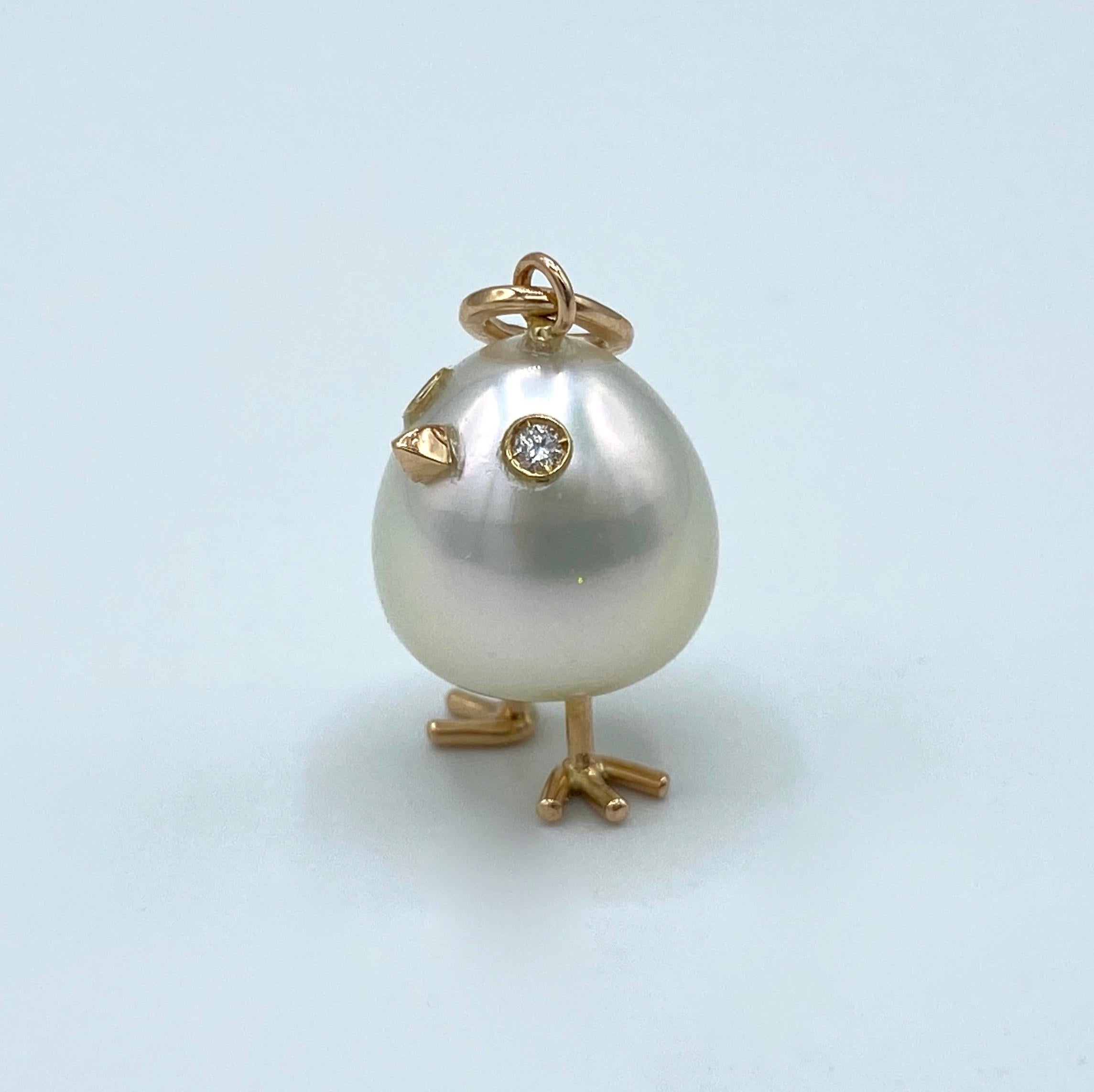 Round Cut Chick Australian Pearl Diamond 18 Karat Gold Pendant or Necklace