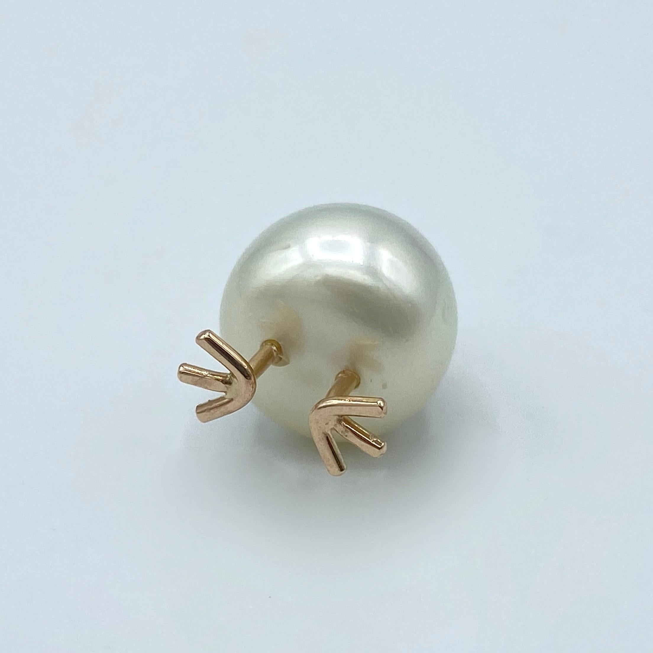 Women's Chick Australian Pearl Diamond 18 Karat Gold Pendant or Necklace