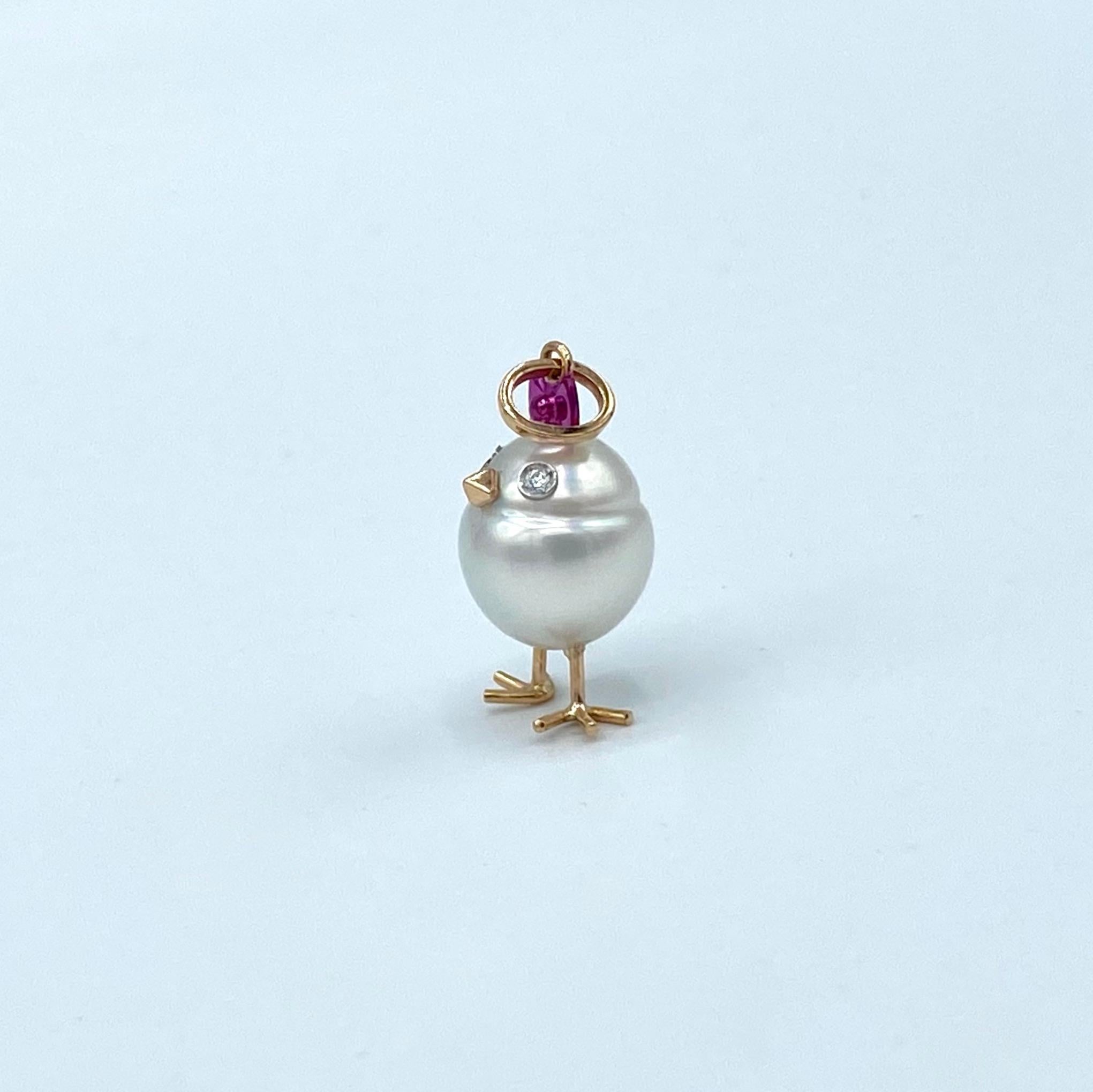 Contemporary Chick Australian Pearl White Diamond 18 Karat Gold Pendant Necklace