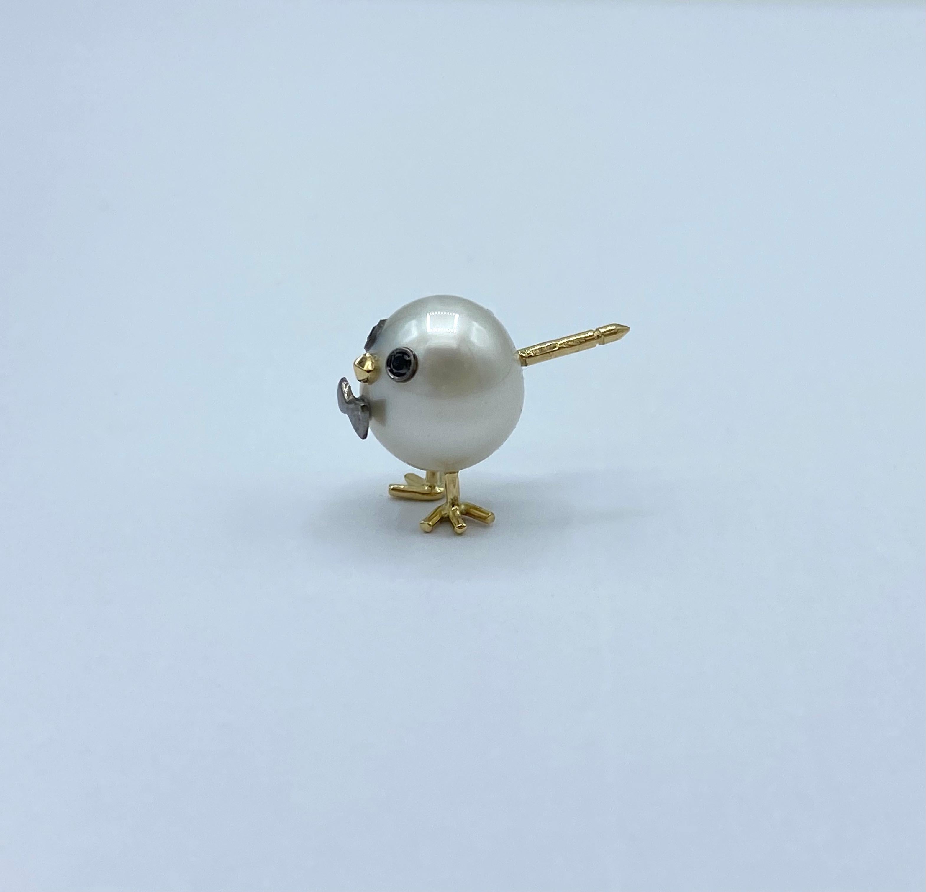 Chick Black Diamond Yellow White 18 Karat Gold Australian Pearl Pin Brooch For Sale 1