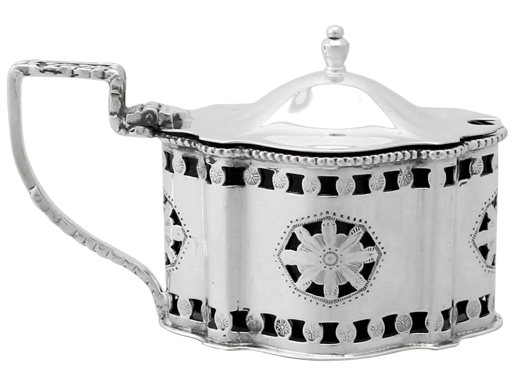 Chick & Sons Ltd Sterling Silver Condiment Set For Sale 1