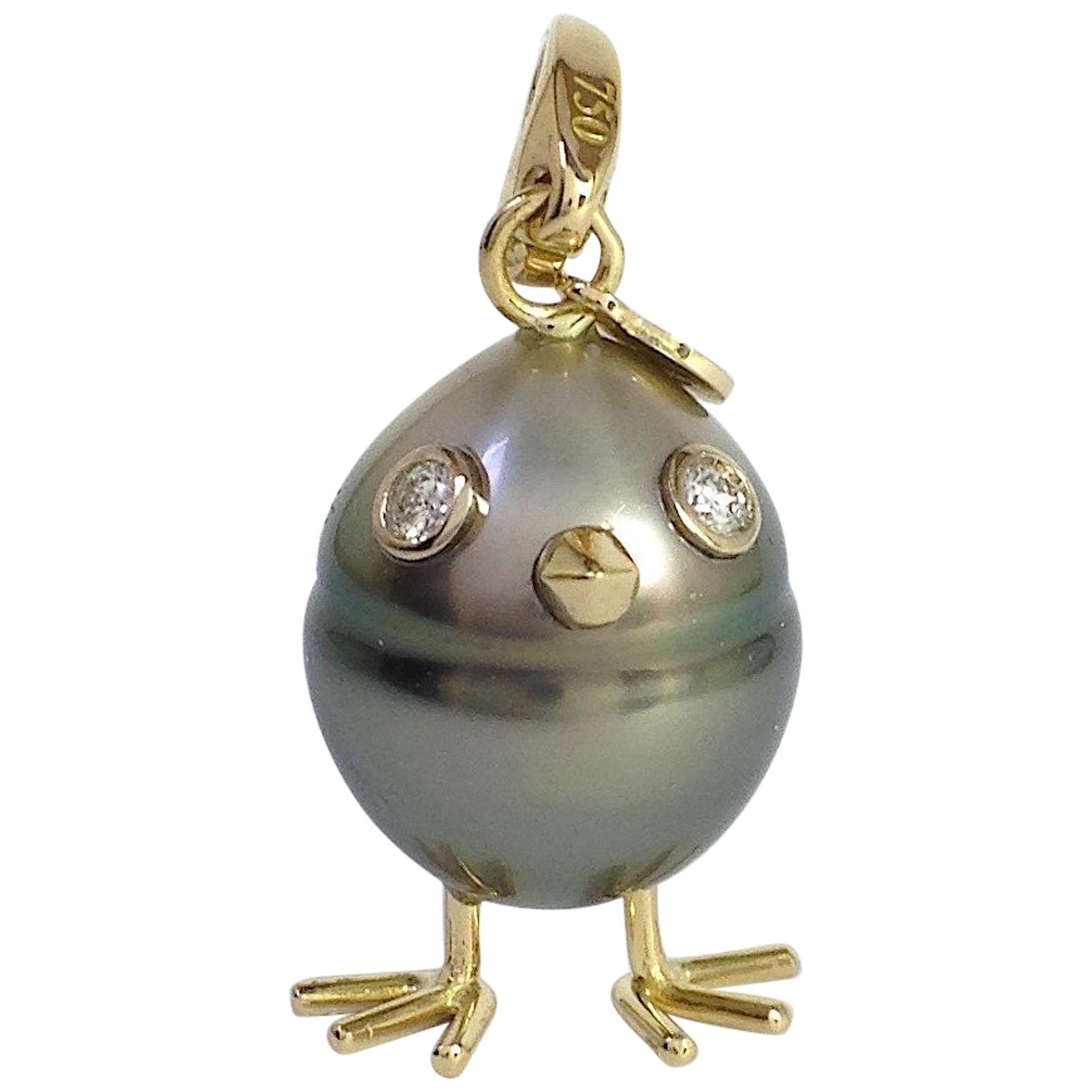 Petronilla Chick South Sea Pearl White Diamond Gold 18 Kt Pendant Necklace Charm