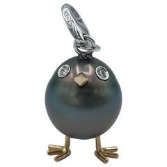 Chick Tahitian Pearl White Diamond 18 Karat Gold Pendant/Necklace Charm