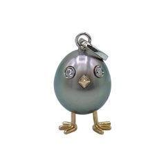 Chick Tahitian Pearl White Diamond 18 Karat Gold Pendant/Necklace Charm