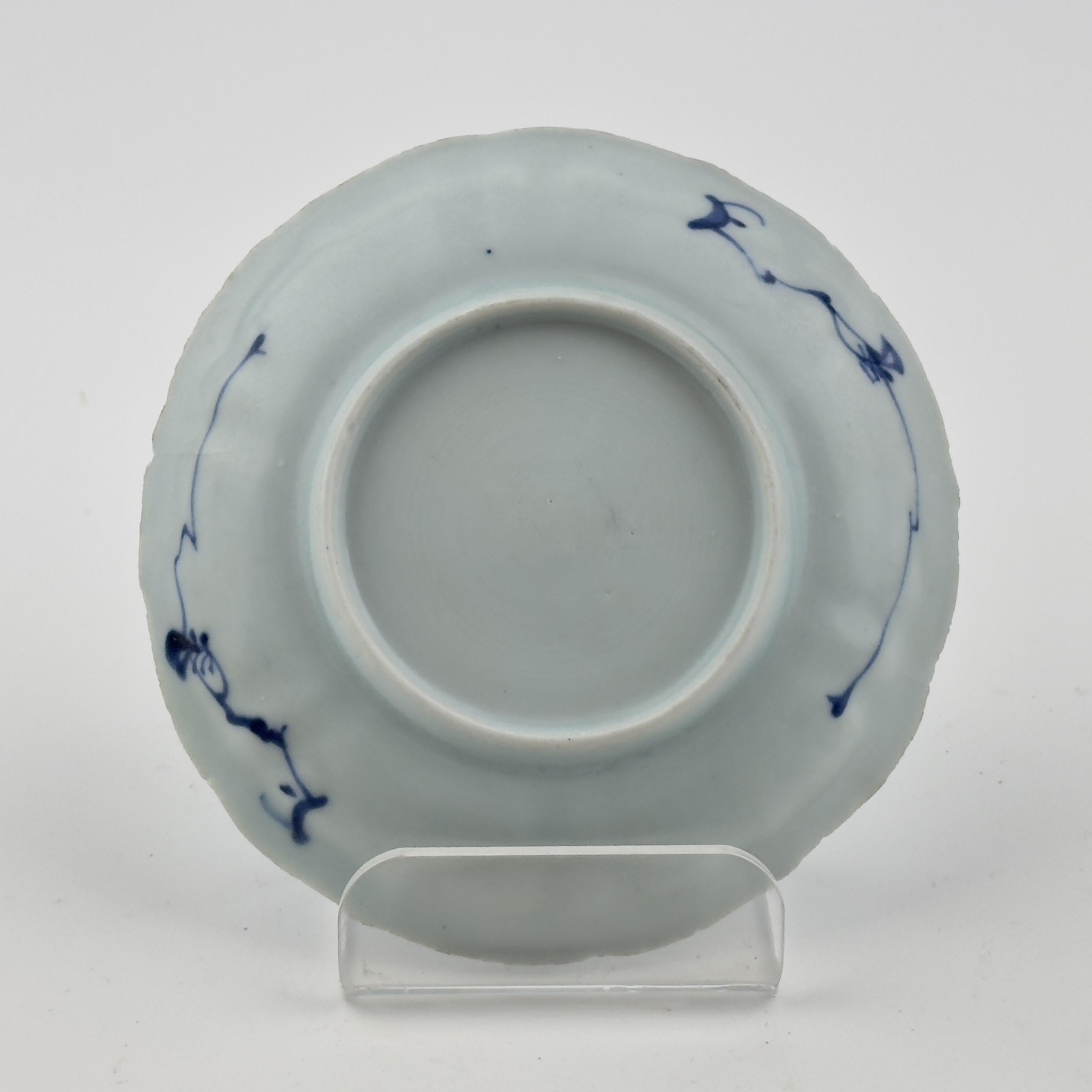 Soucoupe bleu et blanc à motif de poulet v 1725, Dynastie Qing, époque Yongzheng Bon état - En vente à seoul, KR