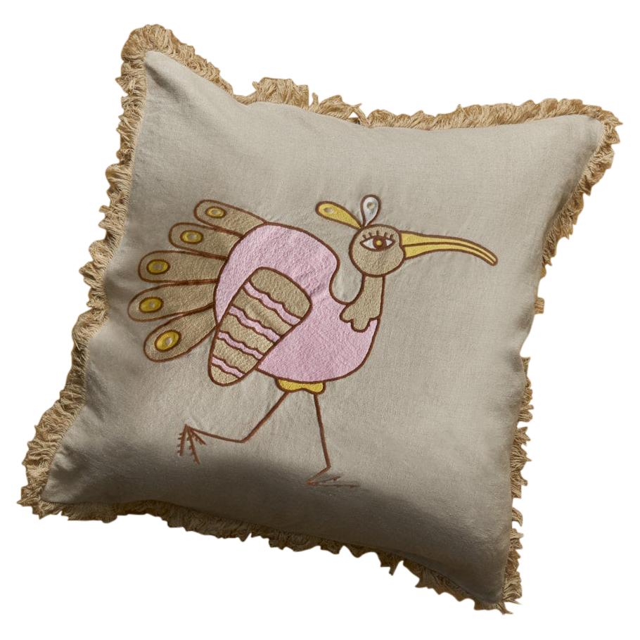 Coussin en lin beige chic avec un oiseau brodé à la main