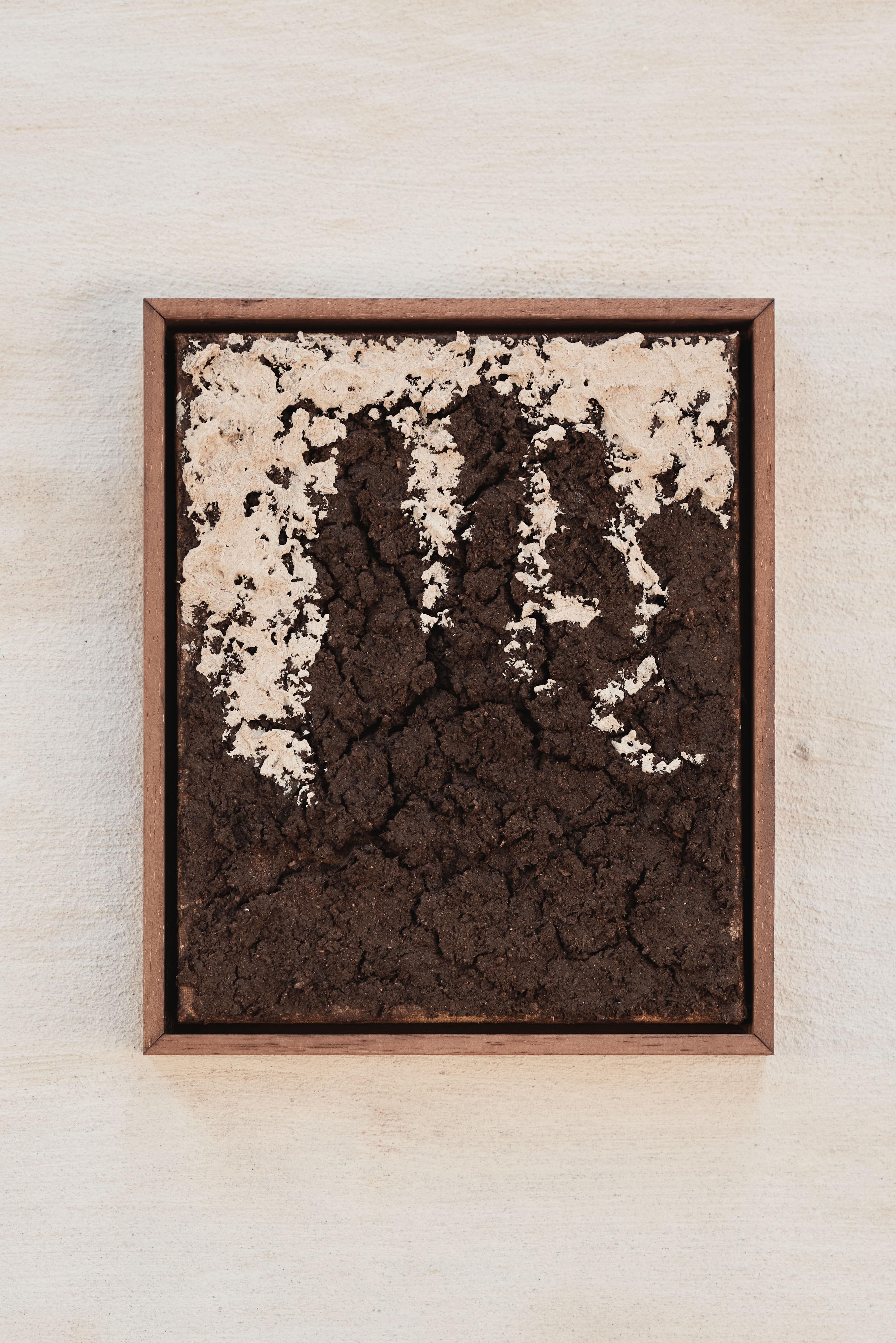 Little Serie of 5 Figurative Painting of Hands on Textured Canvas, Chidy Wayne For Sale 5