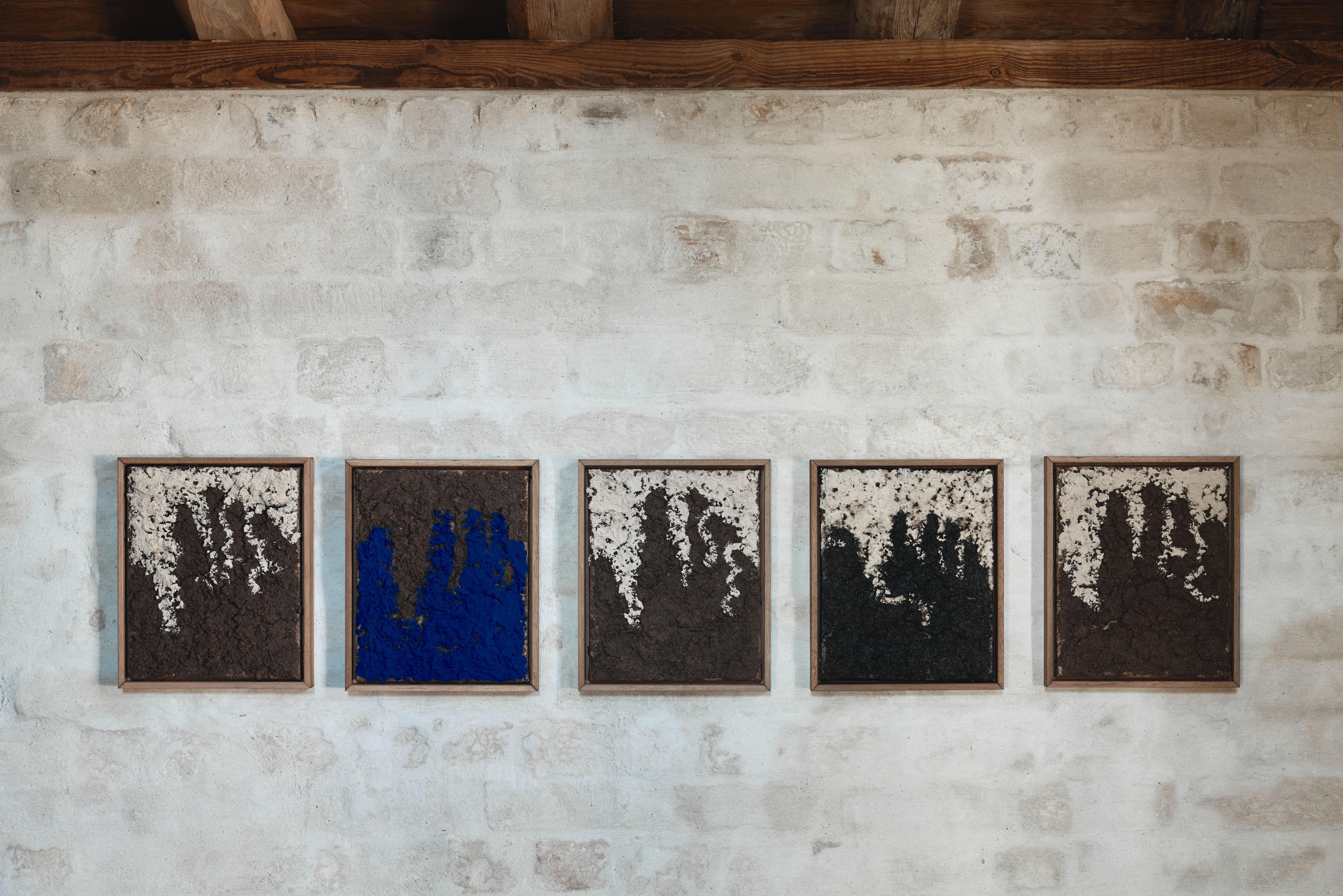 Exclusive small pieces made for the on-going exhibition in Knokke, Belgium, Timeless Remnants. 
A serie of 5 little format / paintings with texture.

Chidy Wayne (b. 1981, Spain) is an artist based in Barcelona. Over the years, he has established