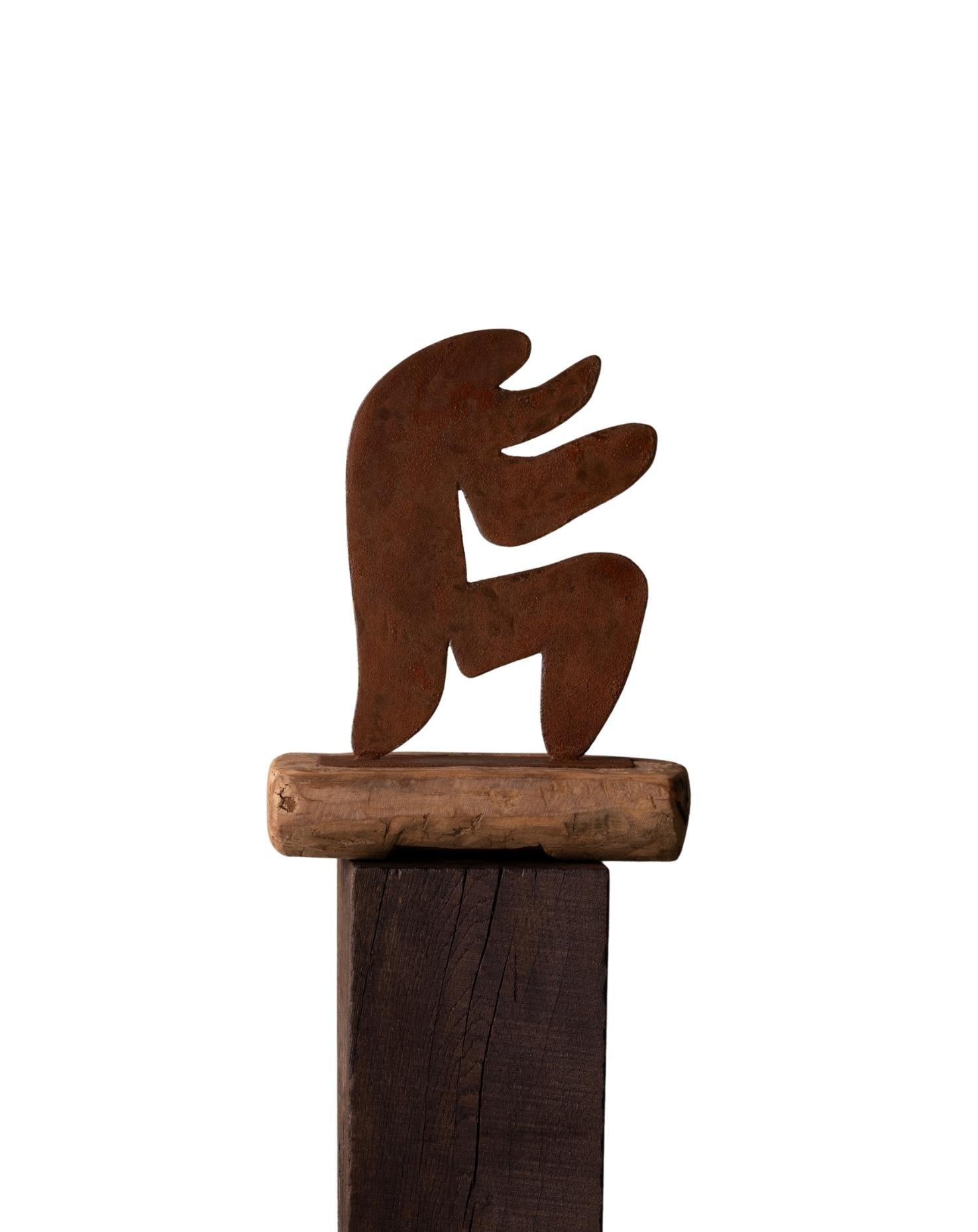 Pugnator 066 - Scultura astratta in acciaio cortonese di Chidy Wayne in vendita 3