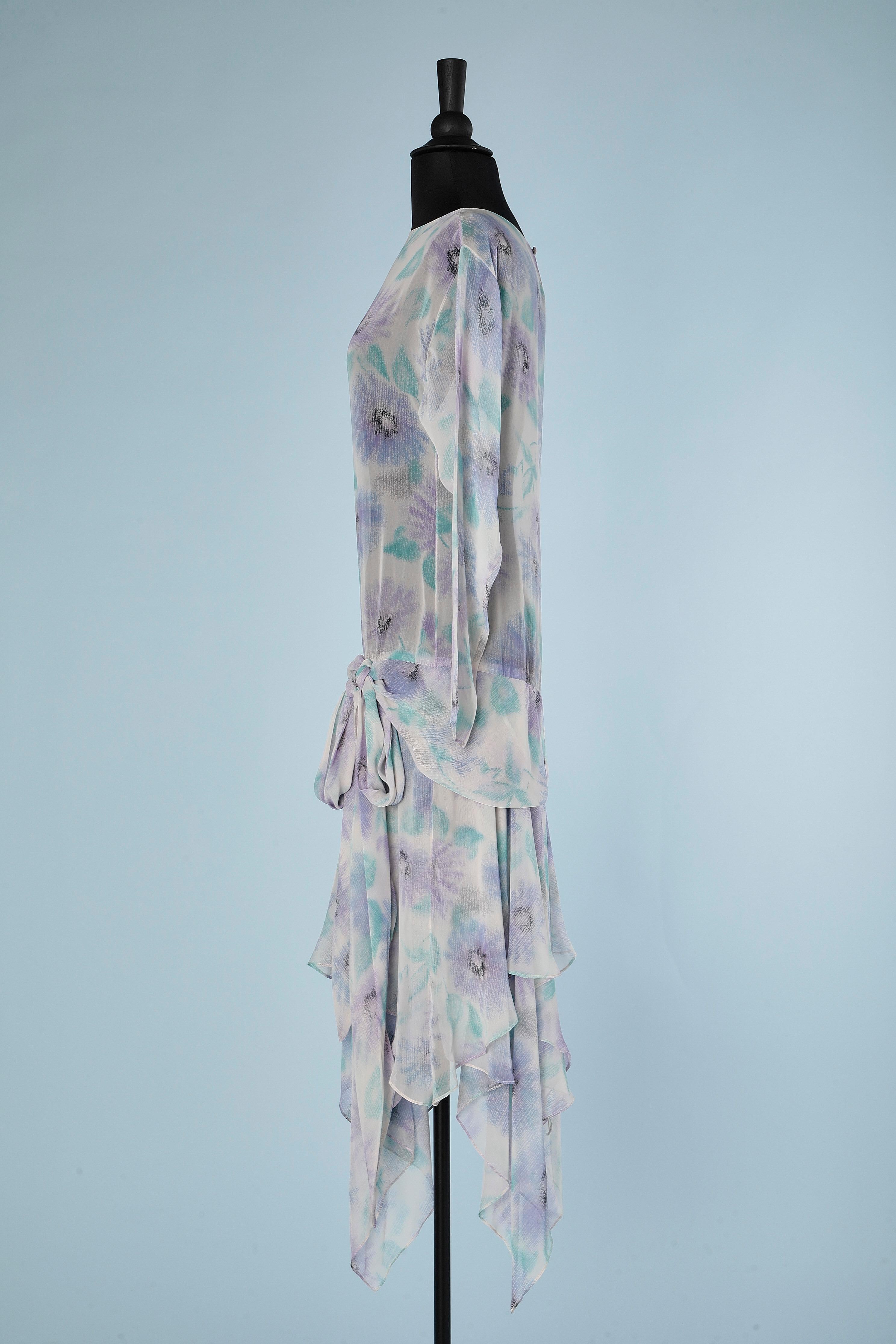 Robe de cocktail en mousseline avec imprimé floral pastel et nœud Excellent état - En vente à Saint-Ouen-Sur-Seine, FR