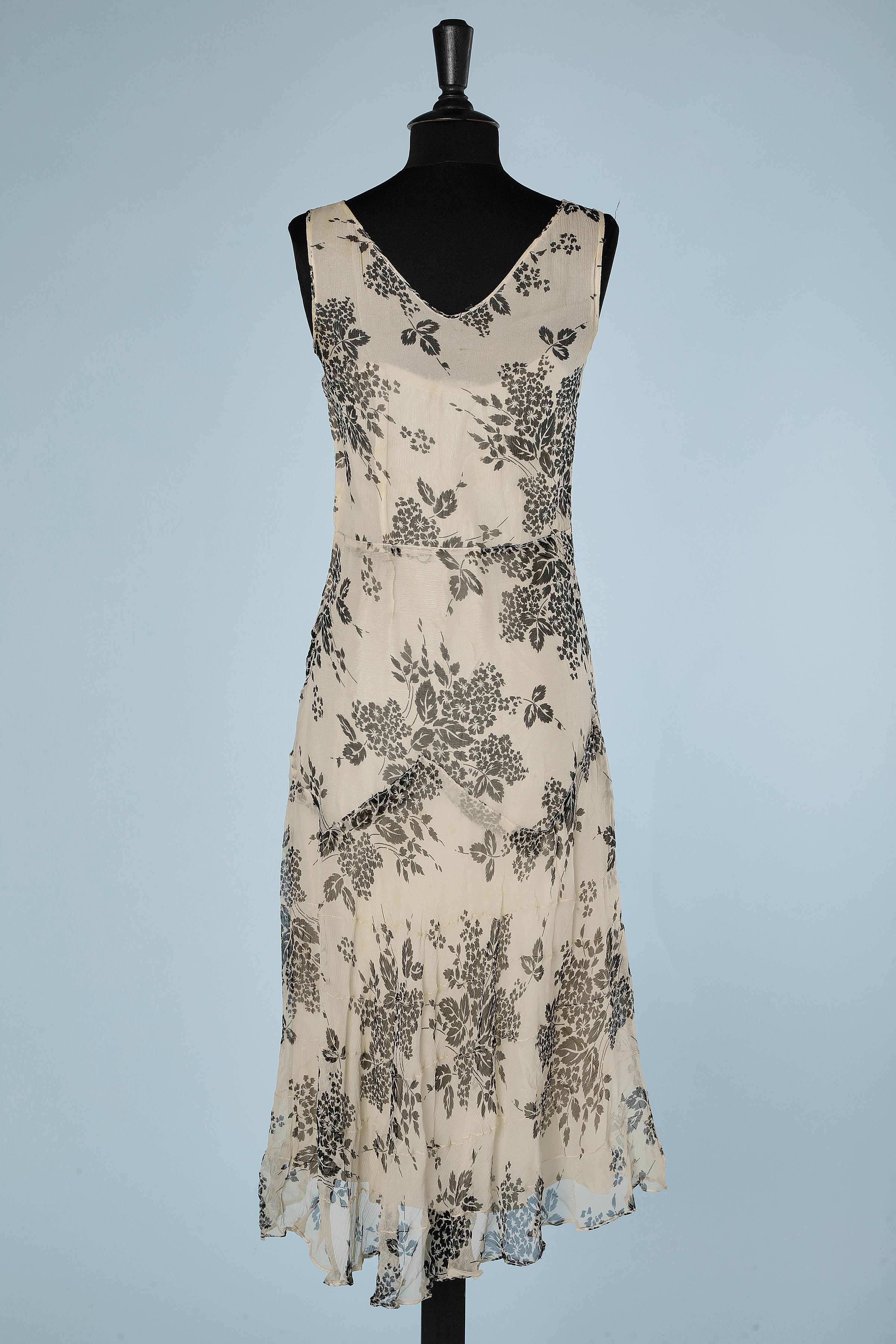 Chiffon dress with boléro and flower print Circa 1930's For Sale 1