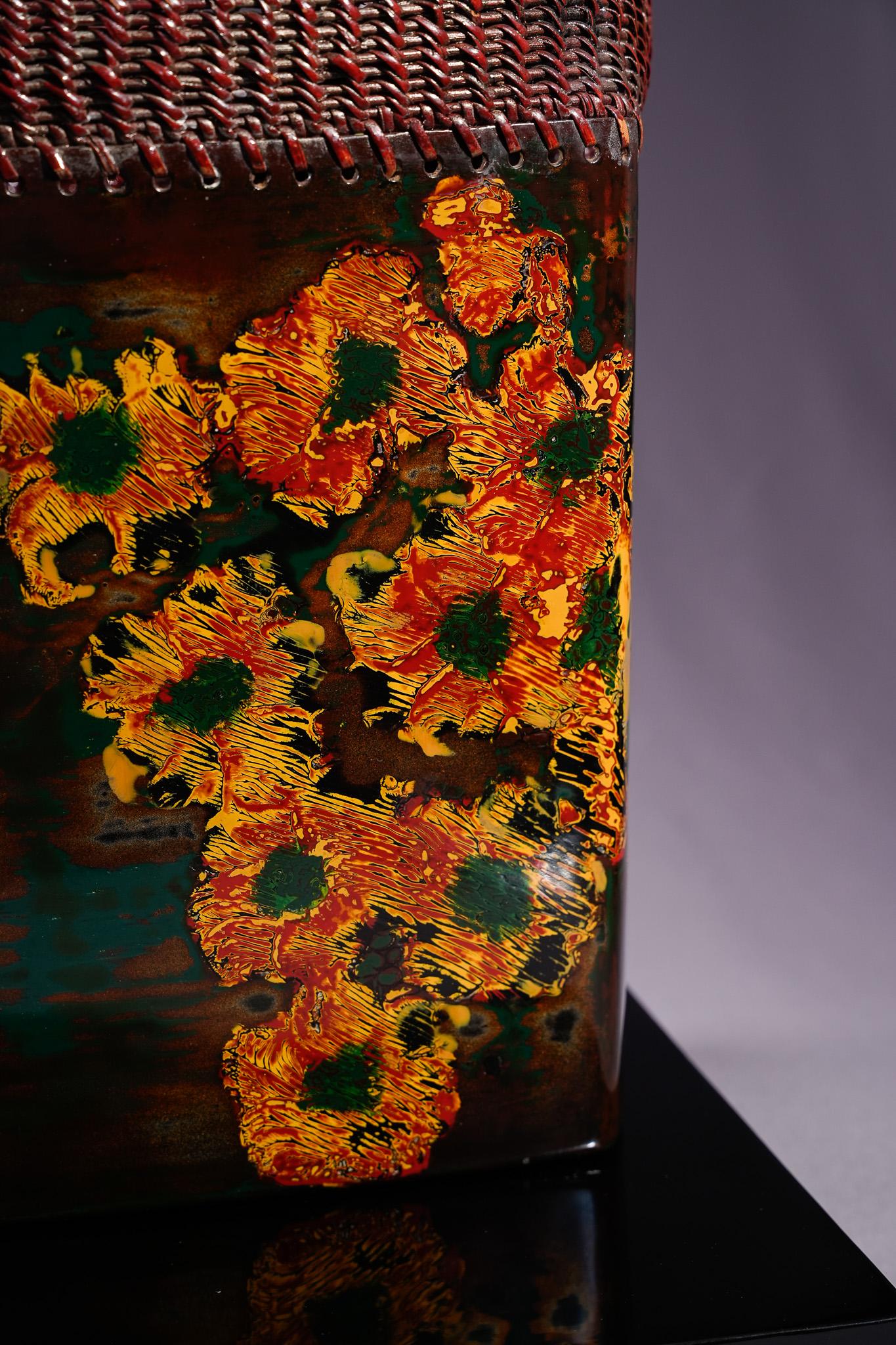 Floral Lacquer Vessel of Southern Summer For Sale 8
