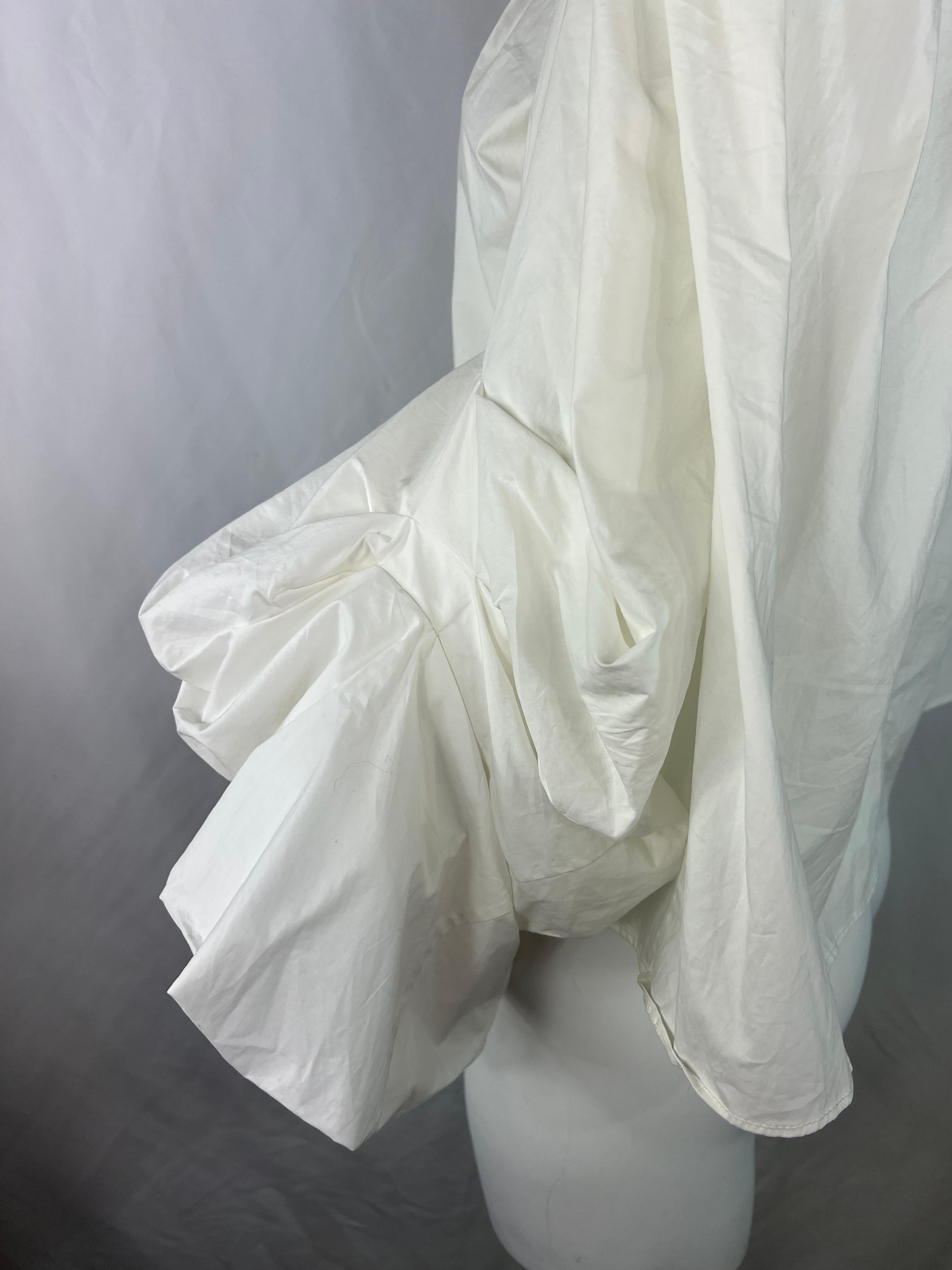 Chika Kisada White Cotton Blouse Top, Size 2 For Sale 1