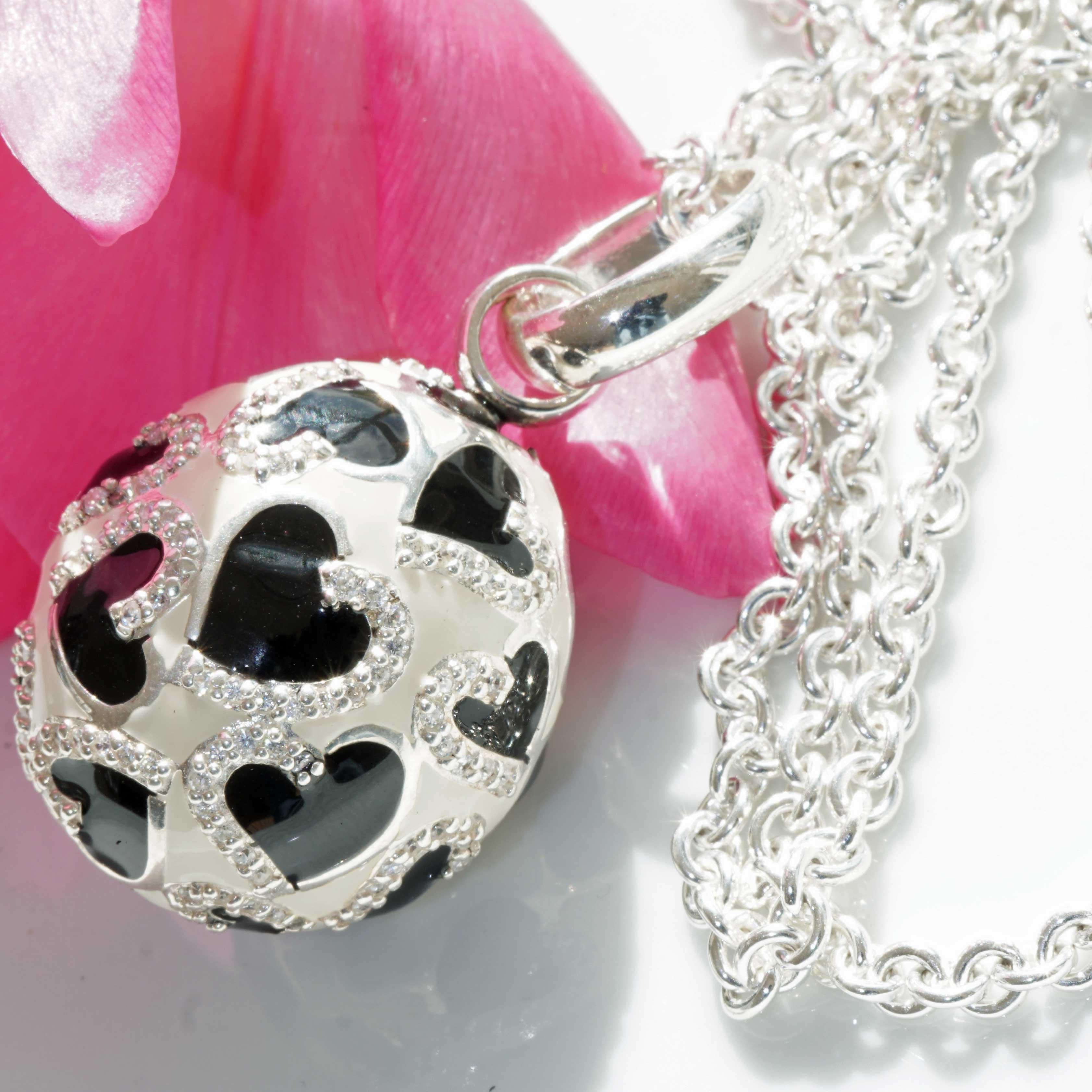 Chilango Pendentif Faberge Style Heart Black and White 925 Silver Enamel circonia  en vente 8