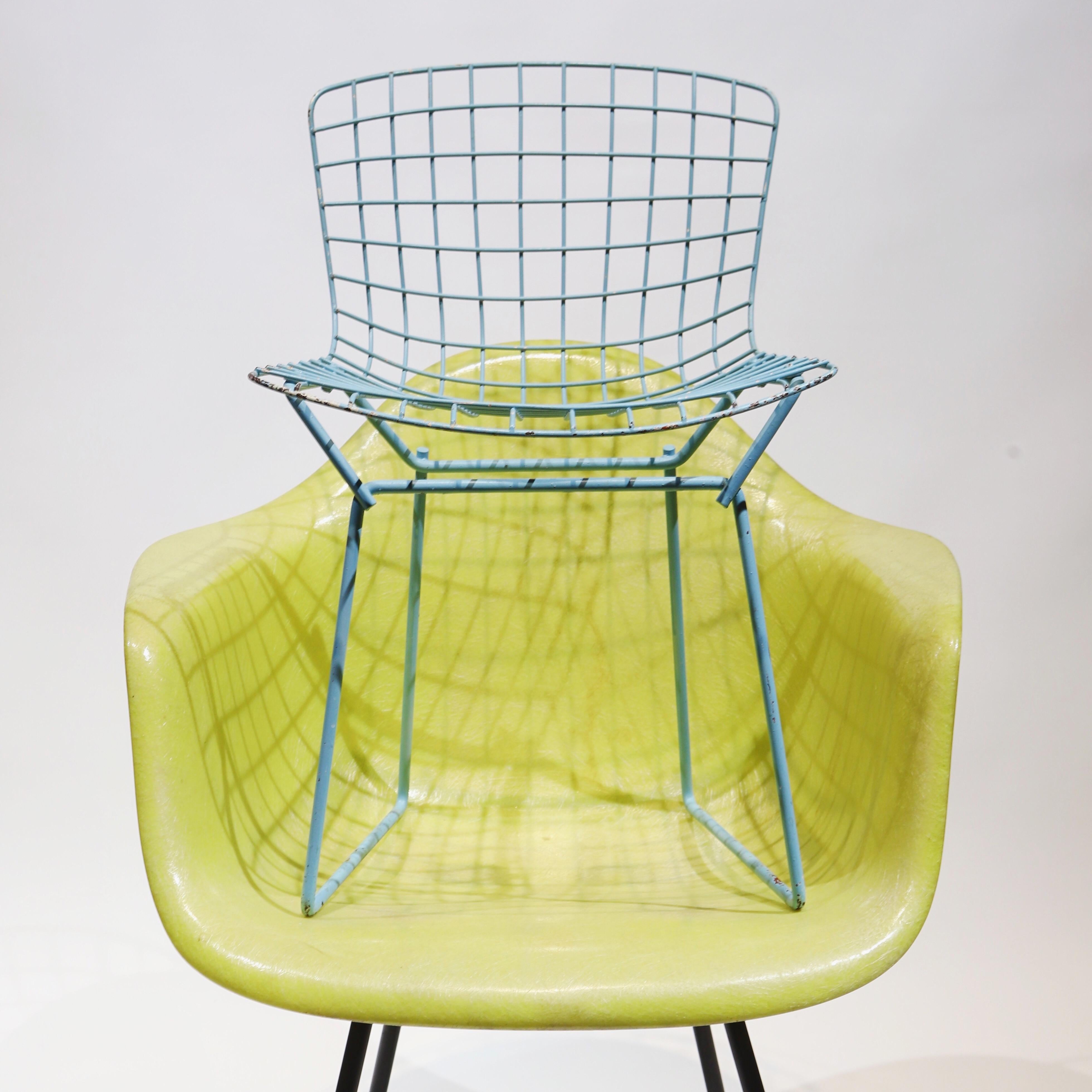 Mid-Century Modern Child Chair by Harry Bertoia for Knoll For Sale