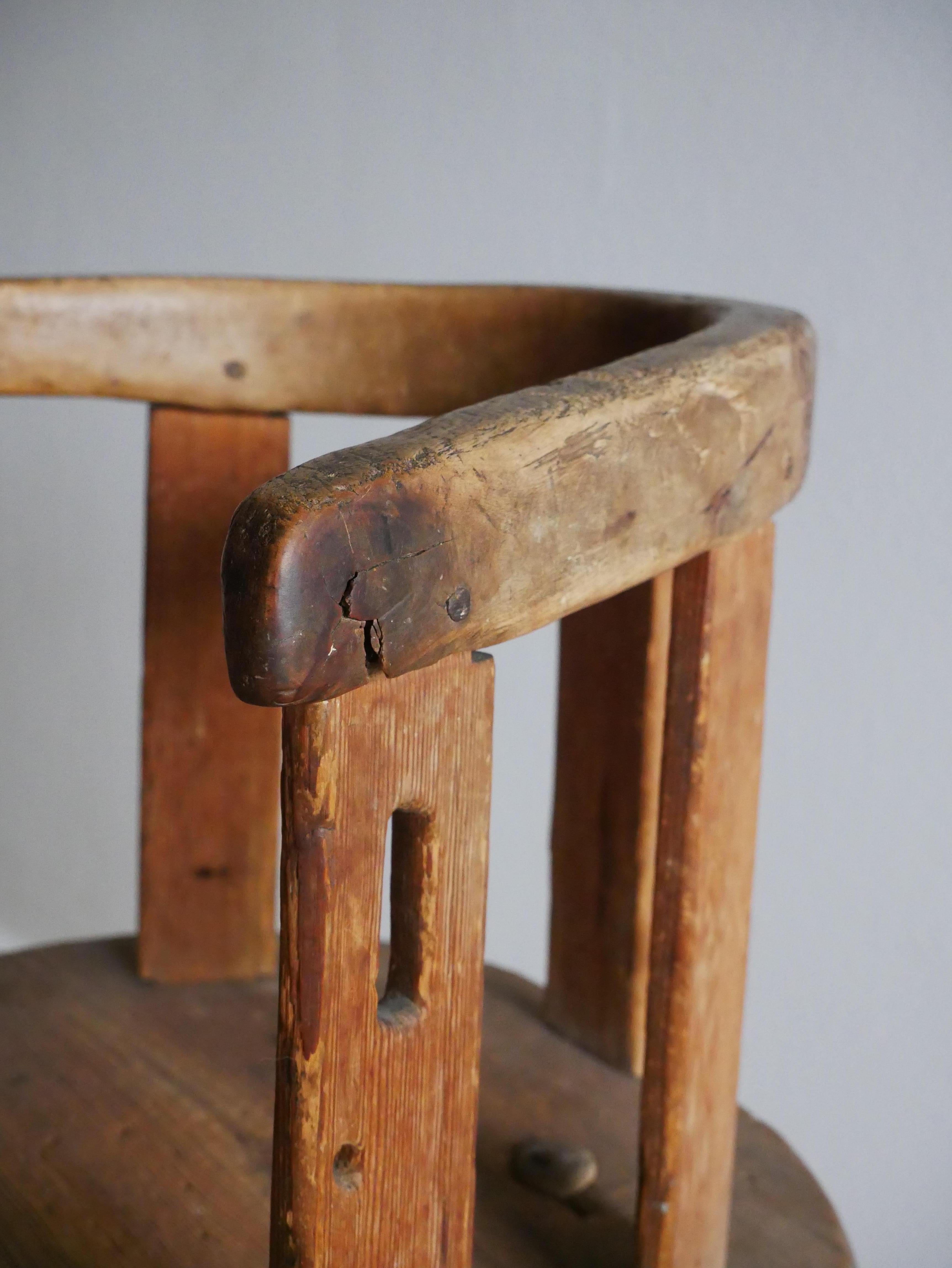 Child Chair from ca 1850, Pine wood In Good Condition For Sale In Farsta, SE