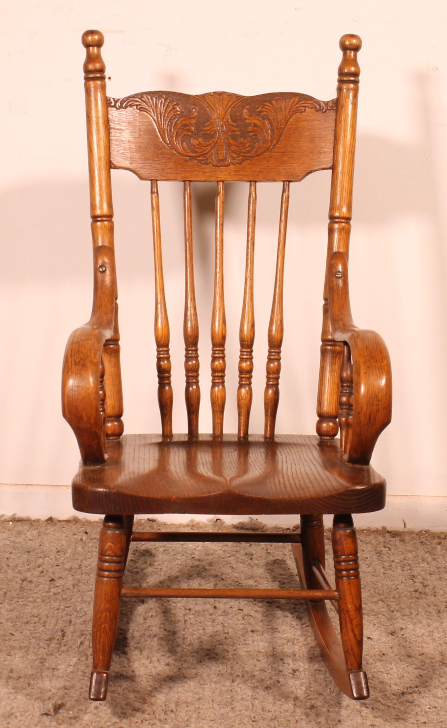 British Children Rocking Chair In Oak - 19th Century