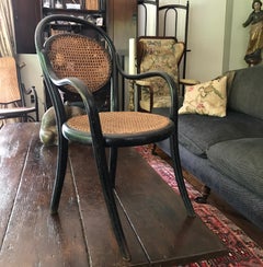 Fauteuil pour enfant de Thonet en hêtre noir estampillé et labellisé