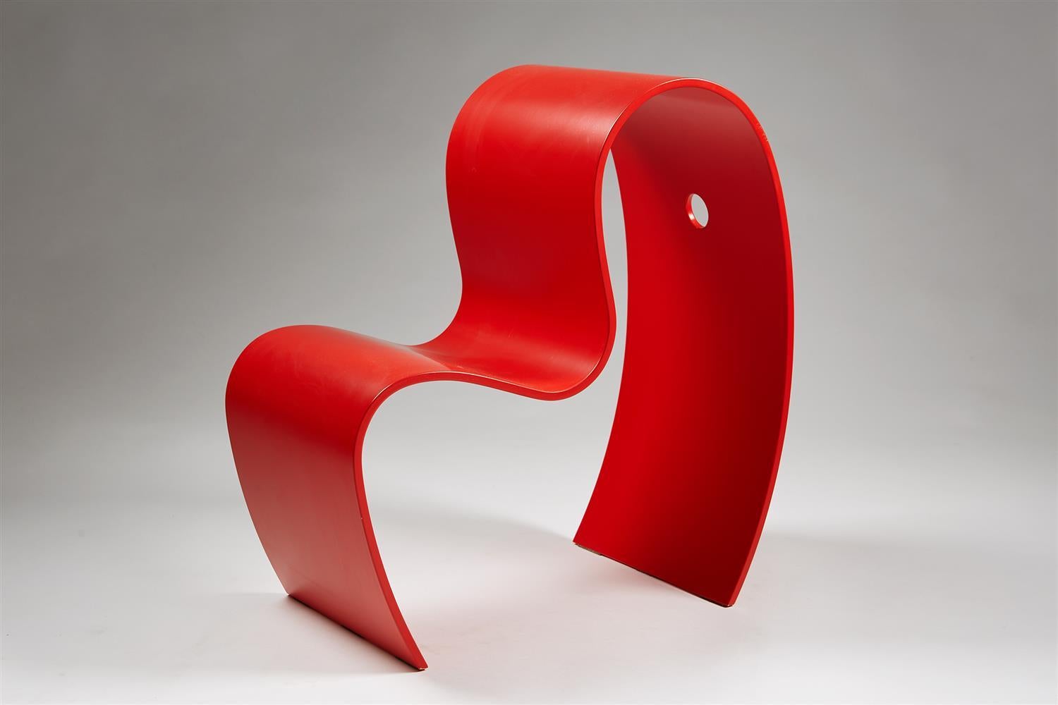 Children’s chair, Lilla M. Designed by Caroline Schlyter,
Sweden. 1990's.

Lacquered plywood.

Measurements: 
Height 58.0 cm/ 22 13/16