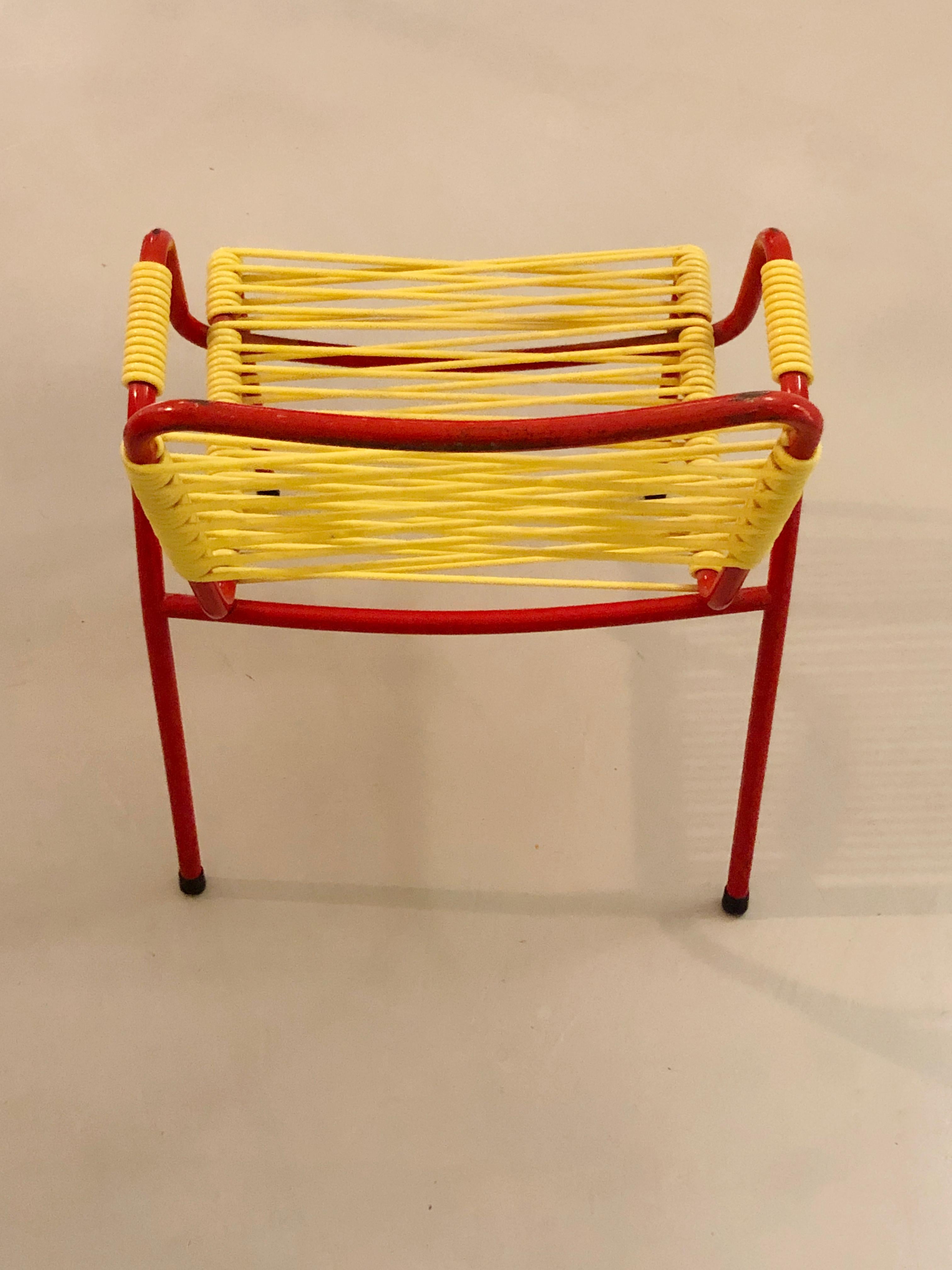 Metal Children's chair scoubidou Torck - 1950's For Sale