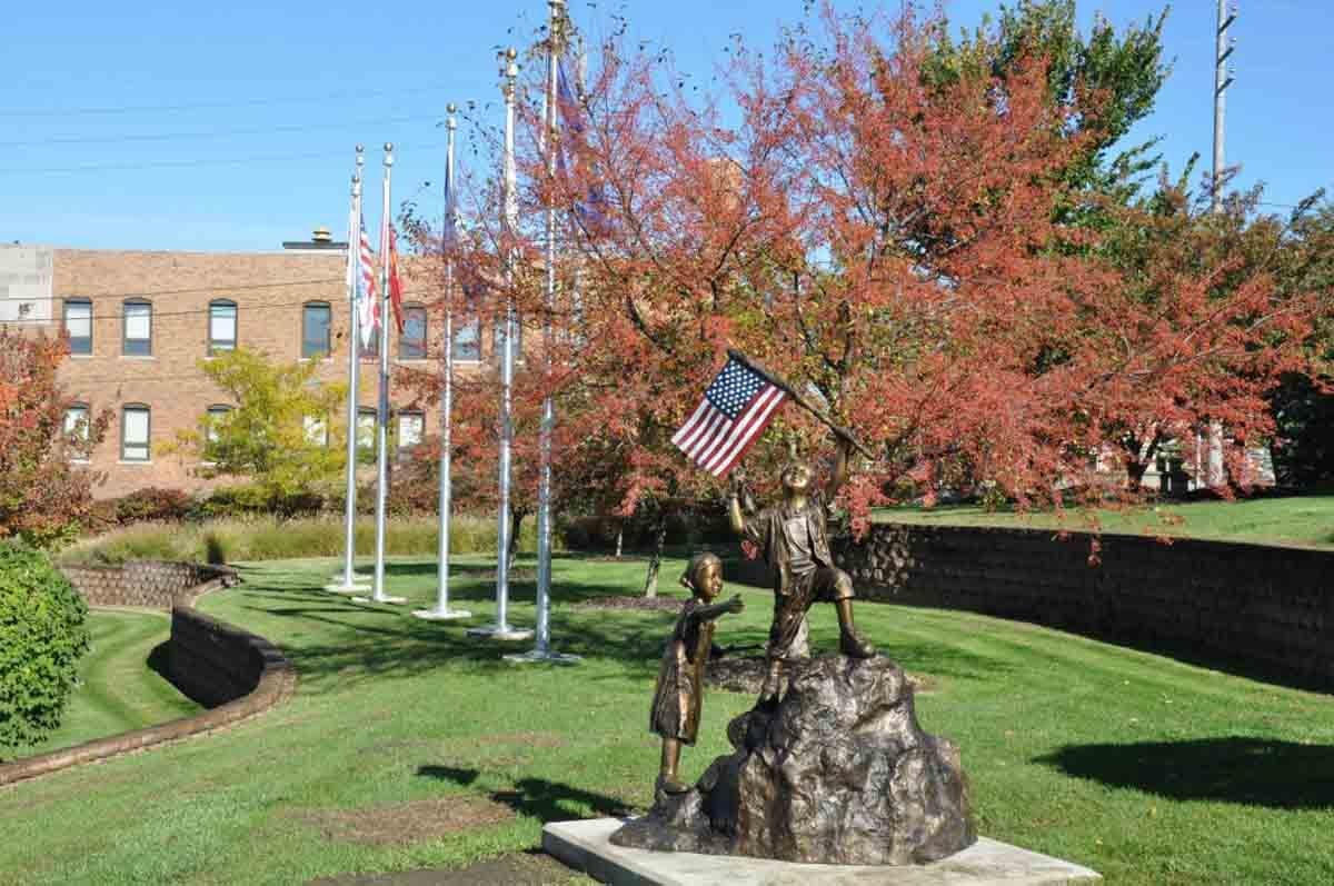 Children's Patriotic Bronze Garden Statue For Sale 11
