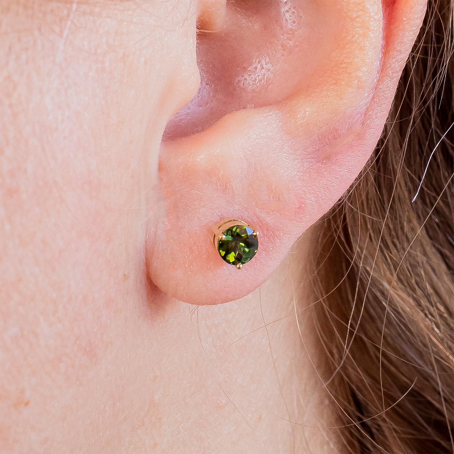 Children's Second Hole Earring in Tourmaline and 18K Yellow Gold (B11559n) In New Condition For Sale In Teófilo Otoni, MG