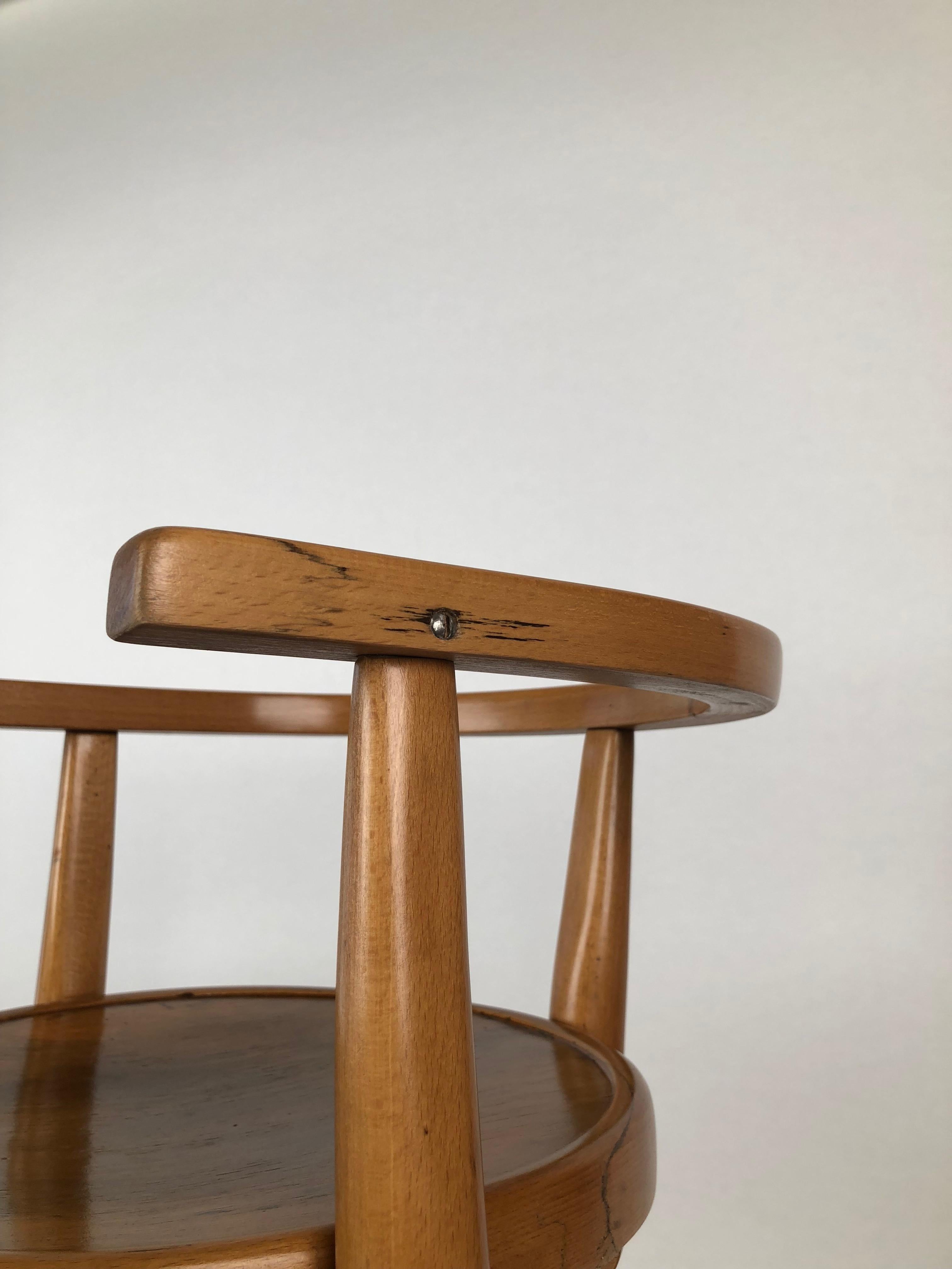 Children's Stool from Thonet for the Barber Shop In Good Condition For Sale In Vienna, Austria