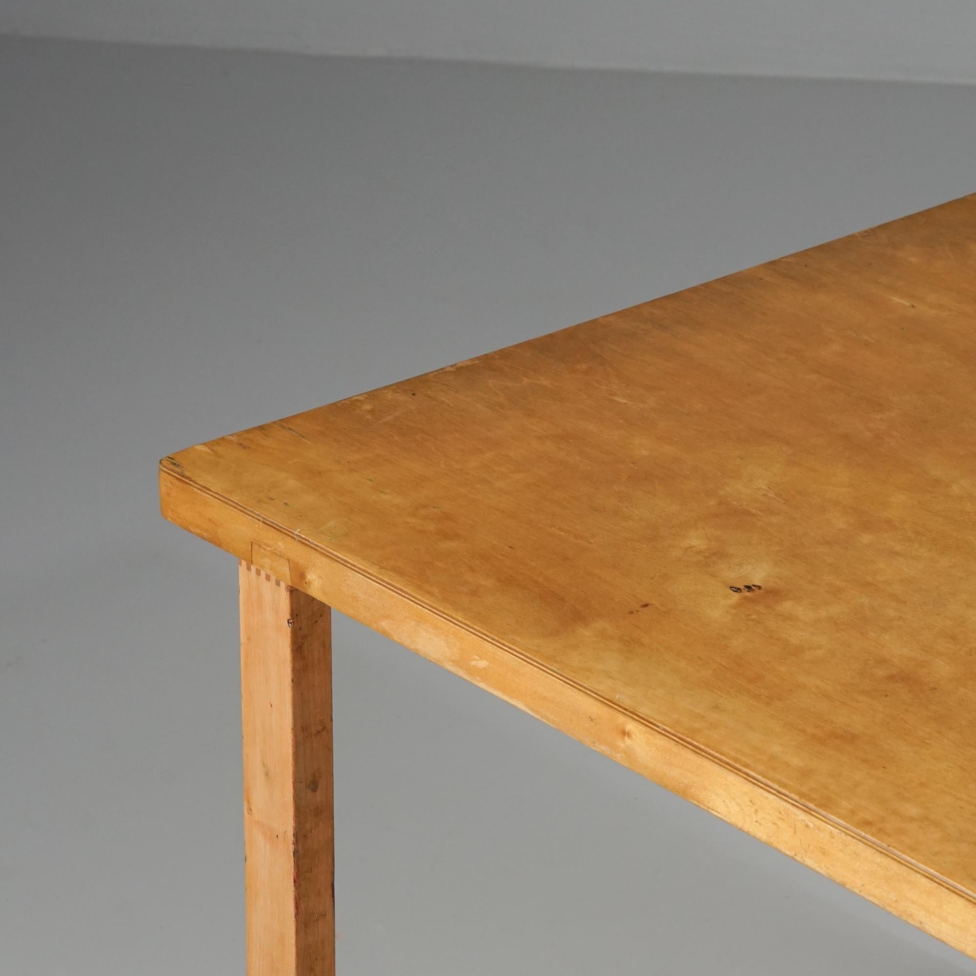 Milieu du XXe siècle Table d'enfant, Alvar Aalto, Oy Huonekalu- ja Rakennustyötehdas Ab, années 1940 en vente