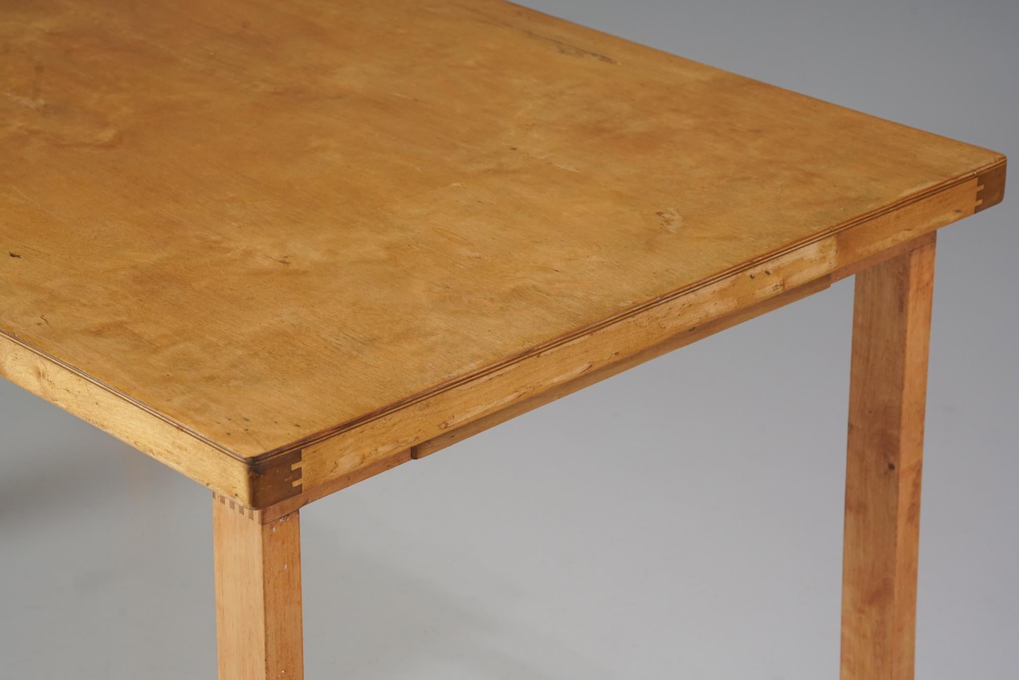 Bouleau Table d'enfant, Alvar Aalto, Oy Huonekalu- ja Rakennustyötehdas Ab, années 1940 en vente