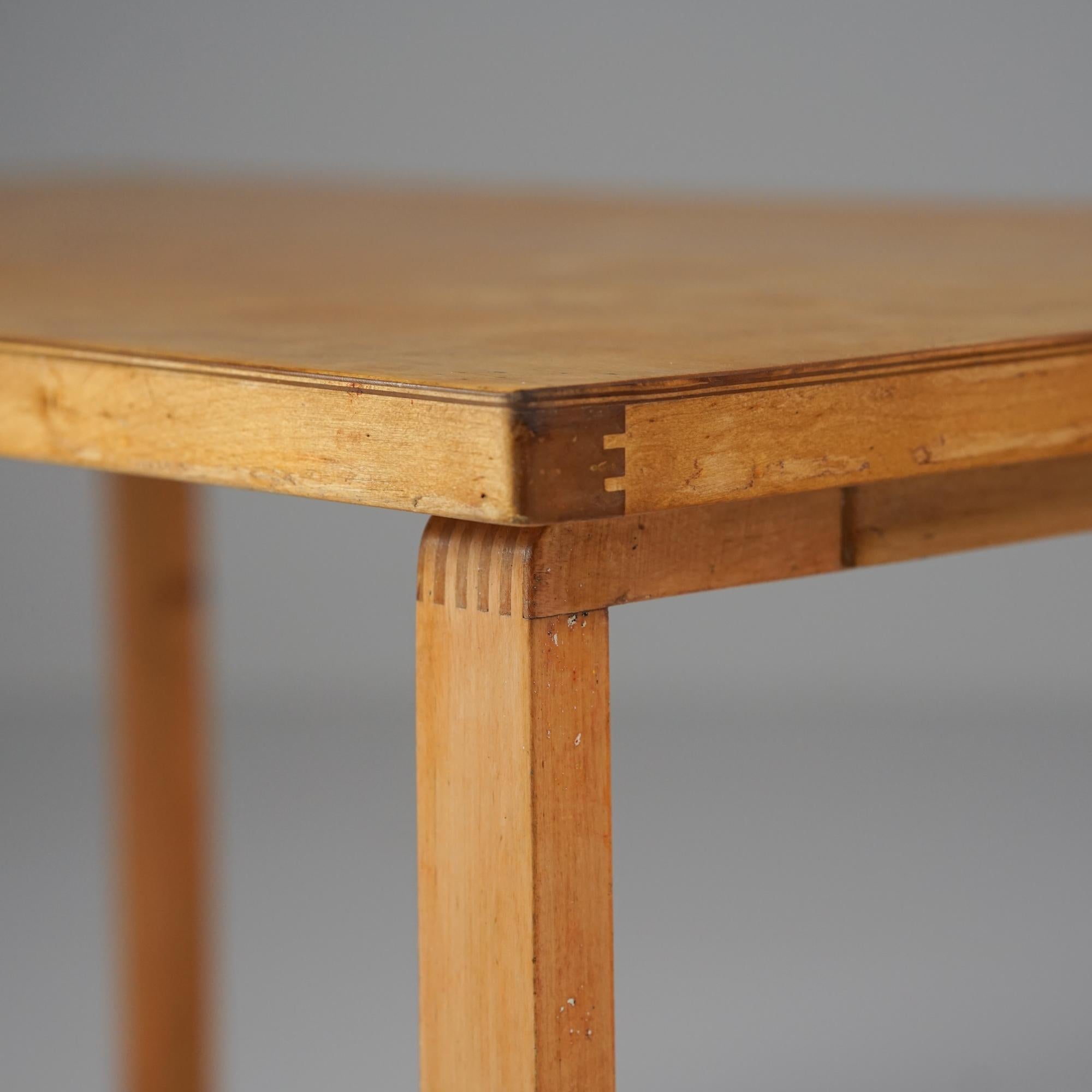 Table d'enfant, Alvar Aalto, Oy Huonekalu- ja Rakennustyötehdas Ab, années 1940 en vente 1