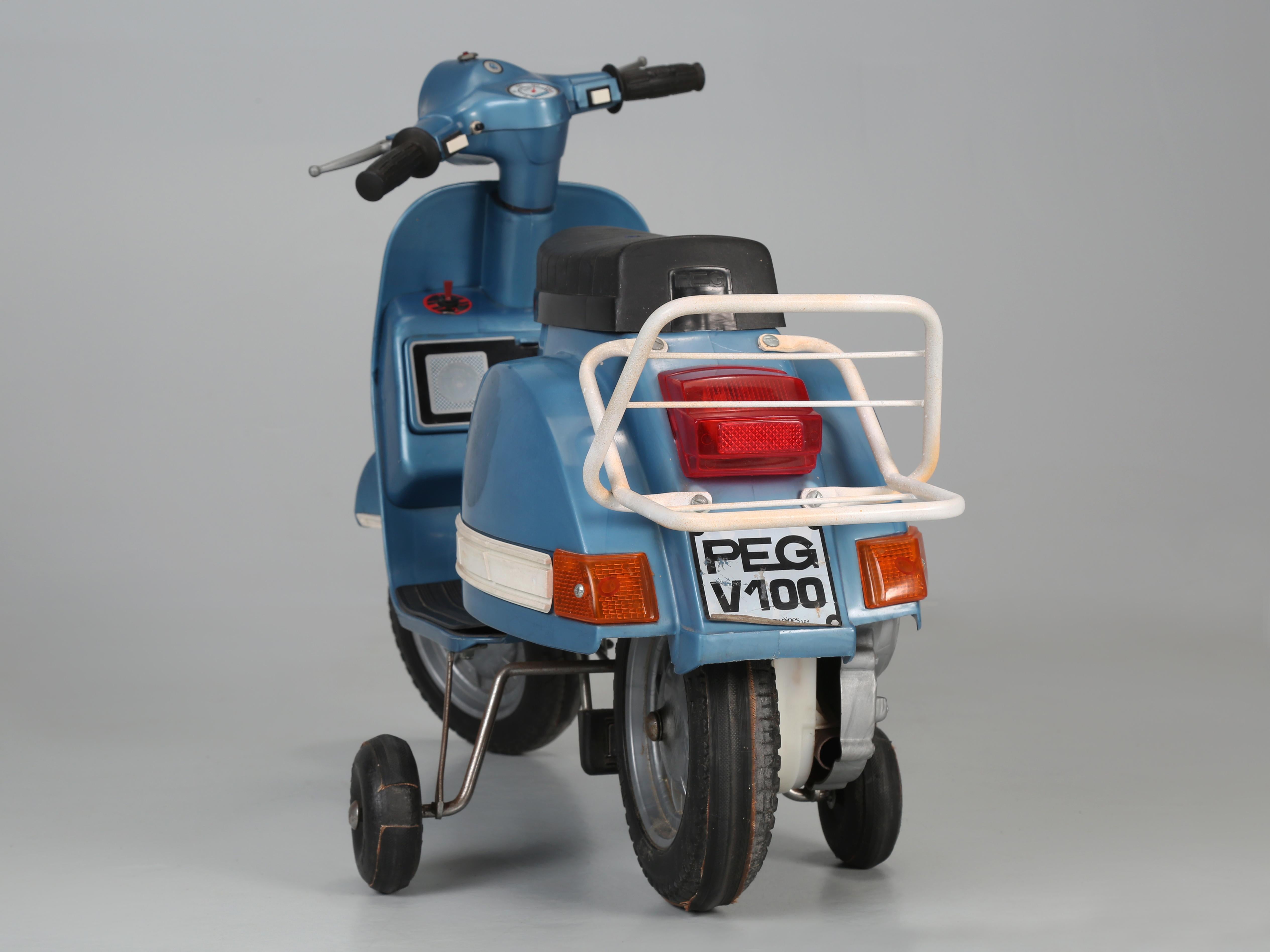 Child's Battery Operated Vespa Scooter Made in Italy by Peg Perego for Ages 3-Up 5