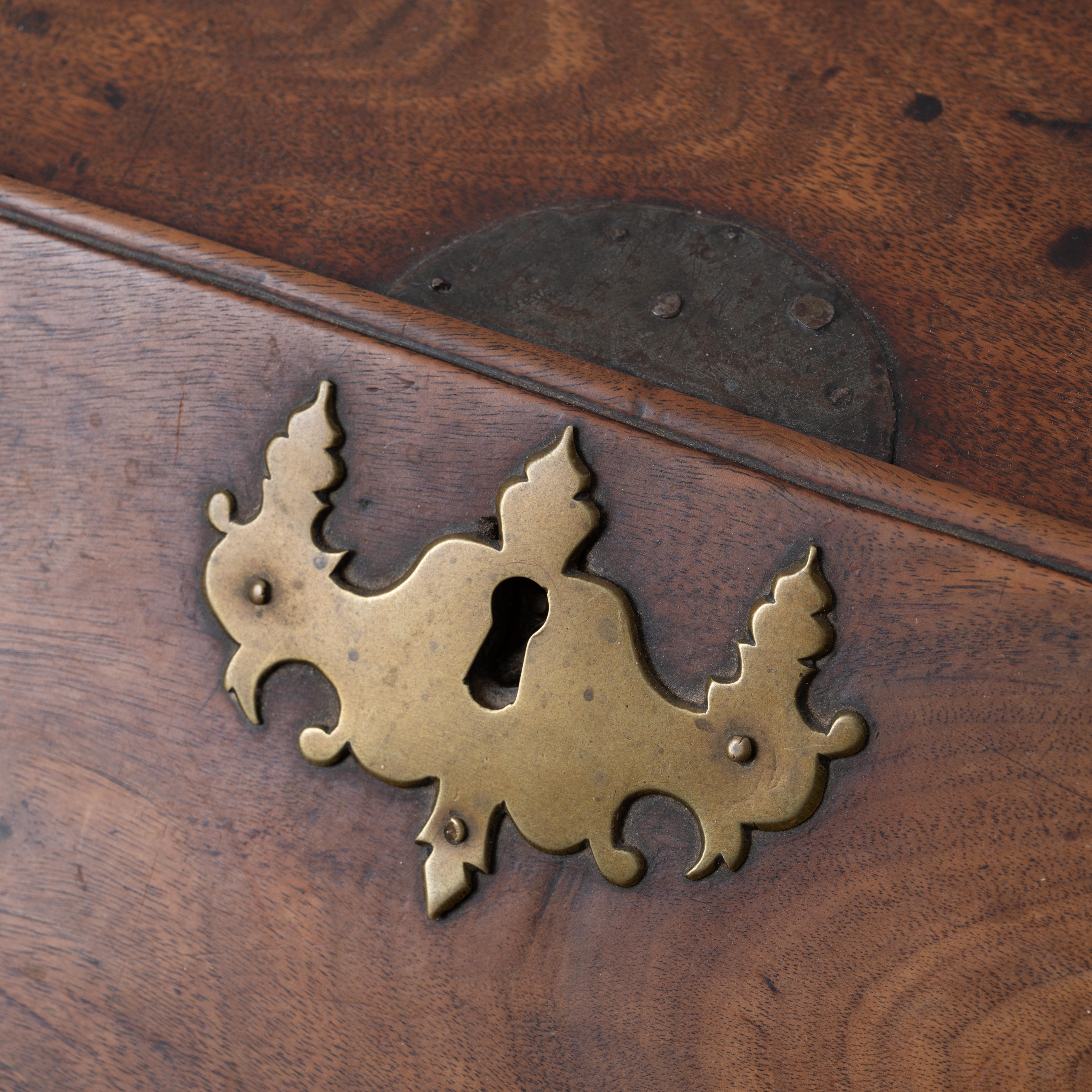 Child’s Chestnut Slant Front Desk, New England, 18th Century For Sale 4
