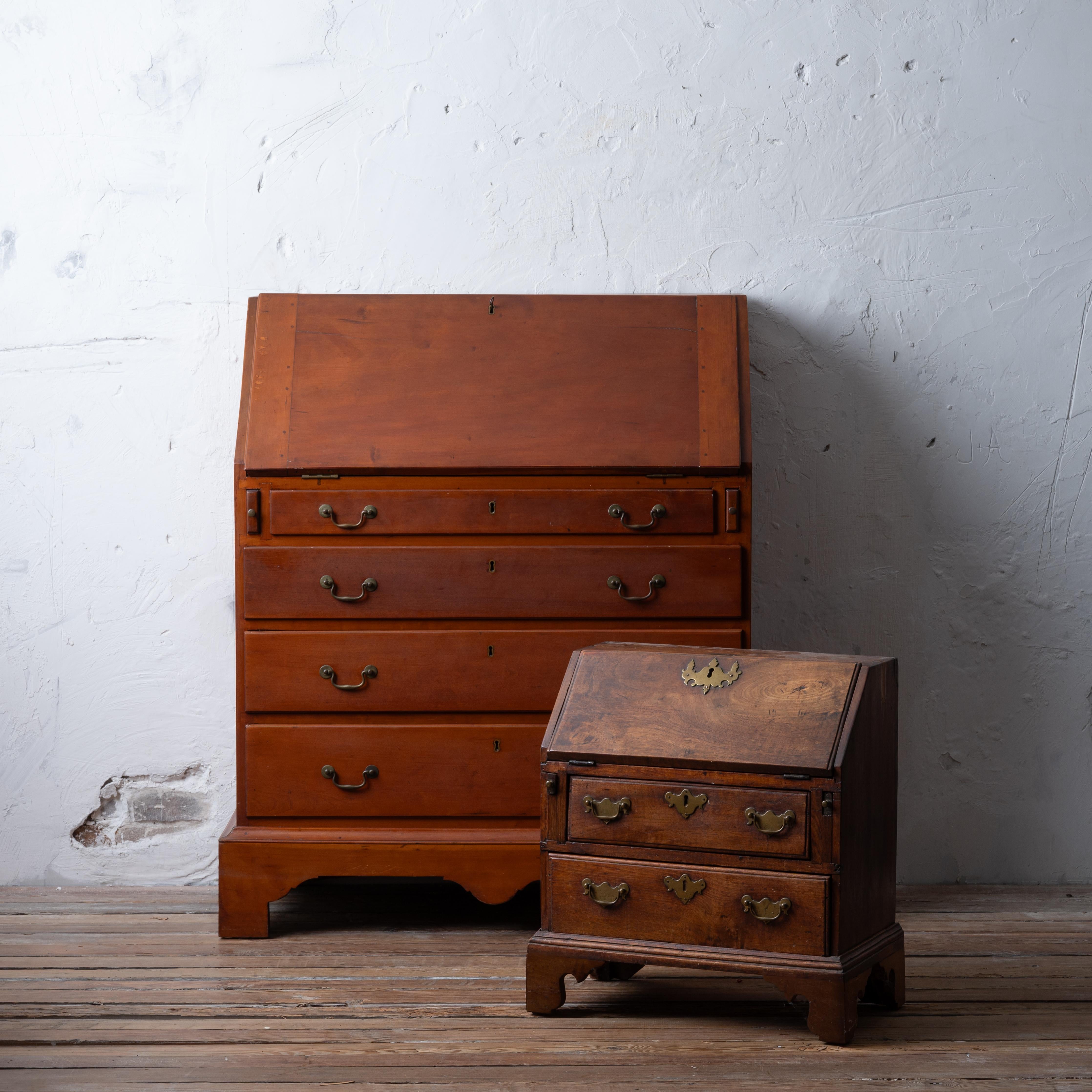 American Child’s Chestnut Slant Front Desk, New England, 18th Century For Sale