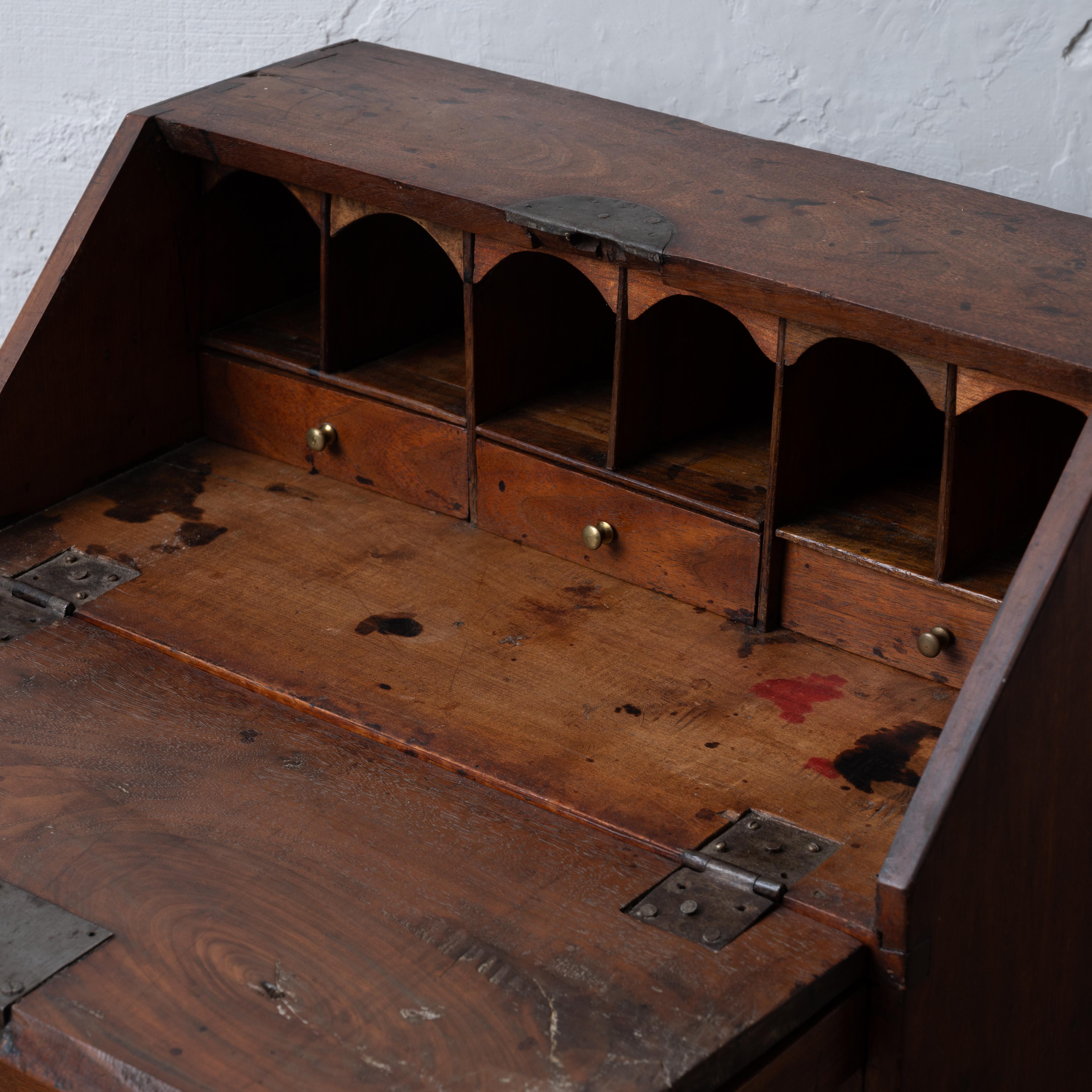 Child’s Chestnut Slant Front Desk, New England, 18th Century For Sale 2