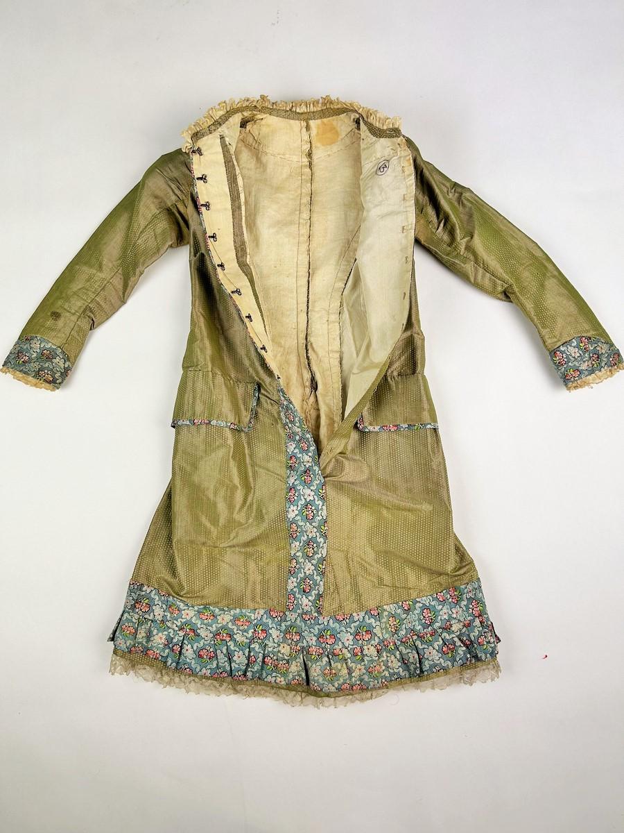Child's dress for a boy in taffeta and brocade silks - France Circa 1870 For Sale 6