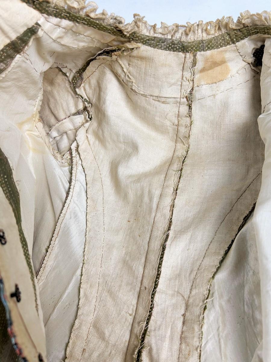 Child's dress for a boy in taffeta and brocade silks - France Circa 1870 For Sale 7