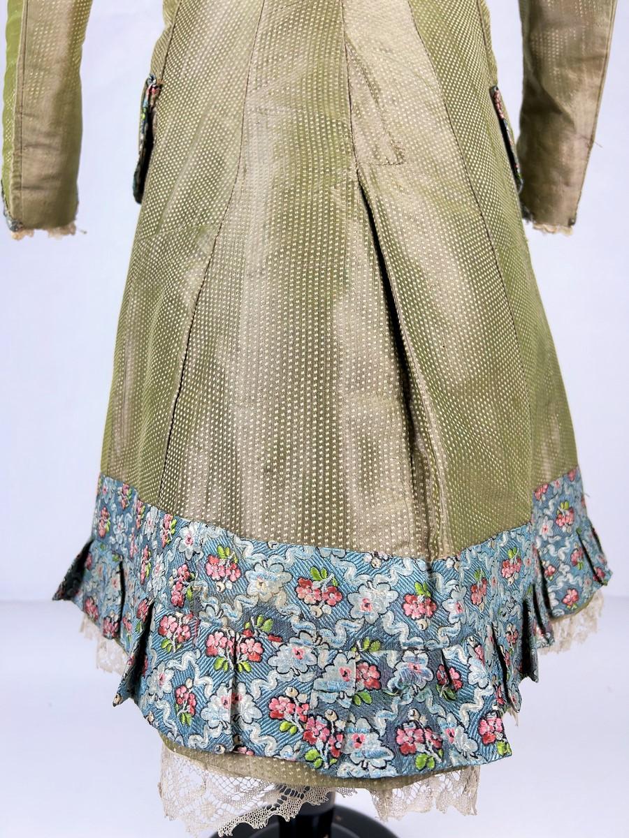 Child's dress for a boy in taffeta and brocade silks - France Circa 1870 For Sale 4